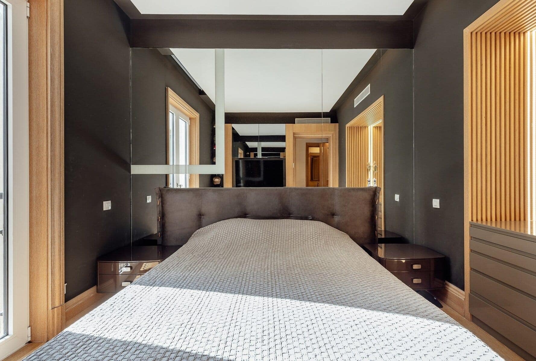 Furnished two-bedroom apartment in Ksenija building, Porto Montenegro, Tivat (9)