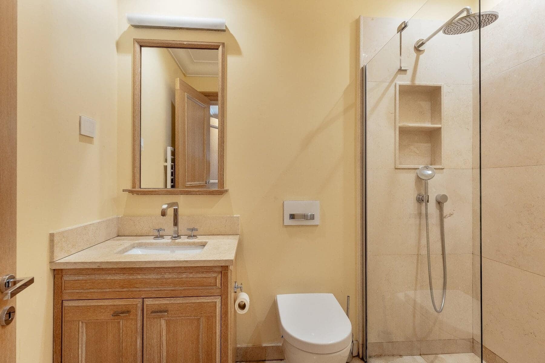 Furnished two-bedroom apartment in Ksenija building, Porto Montenegro, Tivat (12)
