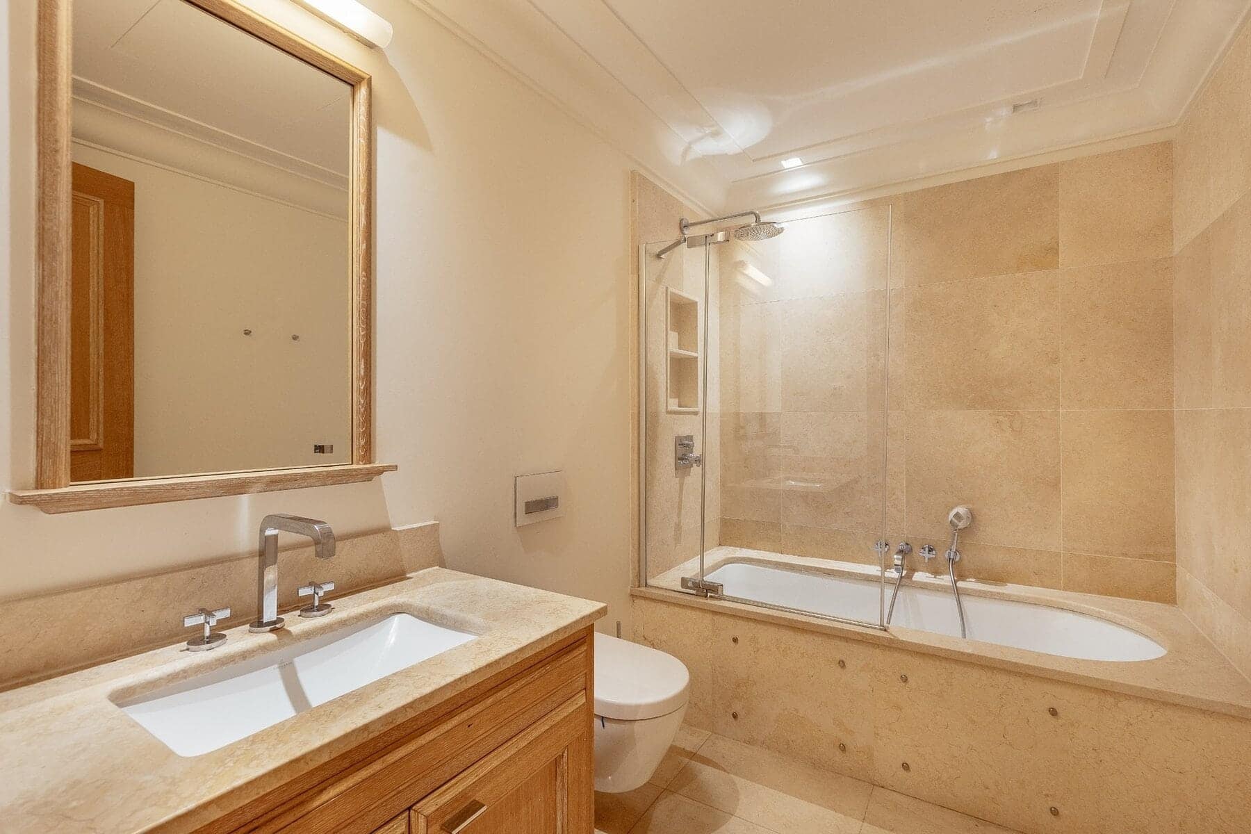 Furnished two-bedroom apartment in Ksenija building, Porto Montenegro, Tivat (15)