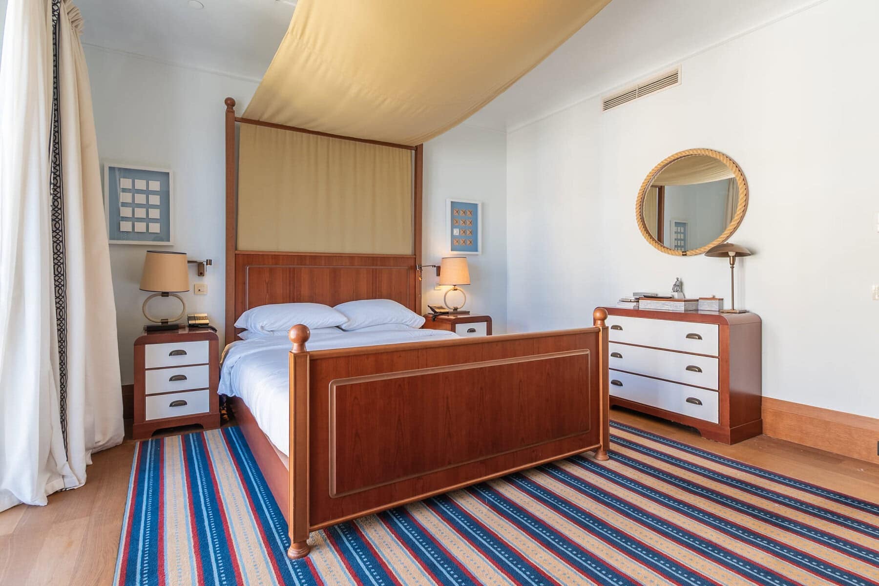 Exclusive Regent Waterfront Three-bedroom Apartment (8)