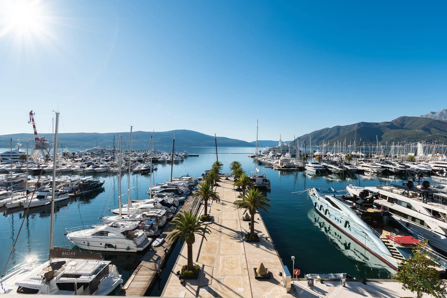 Exclusive Regent Waterfront Three-bedroom Apartment (11)