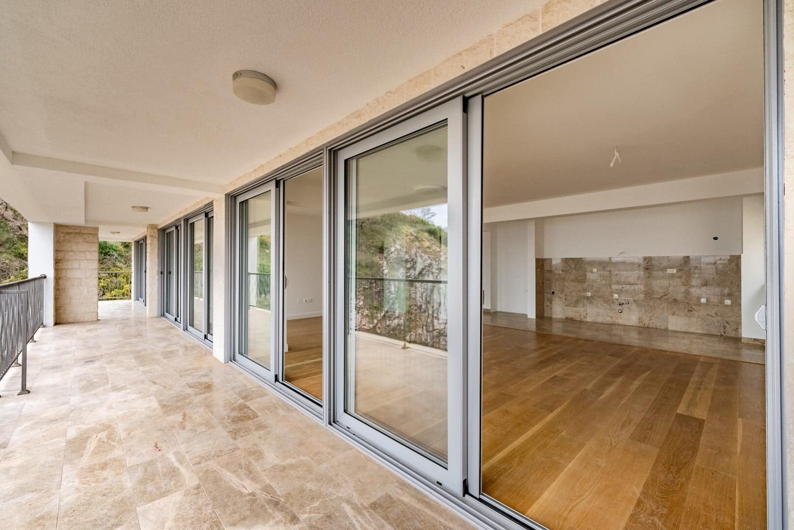 Luxury three-bedroom apartment Przno, Budva (7)