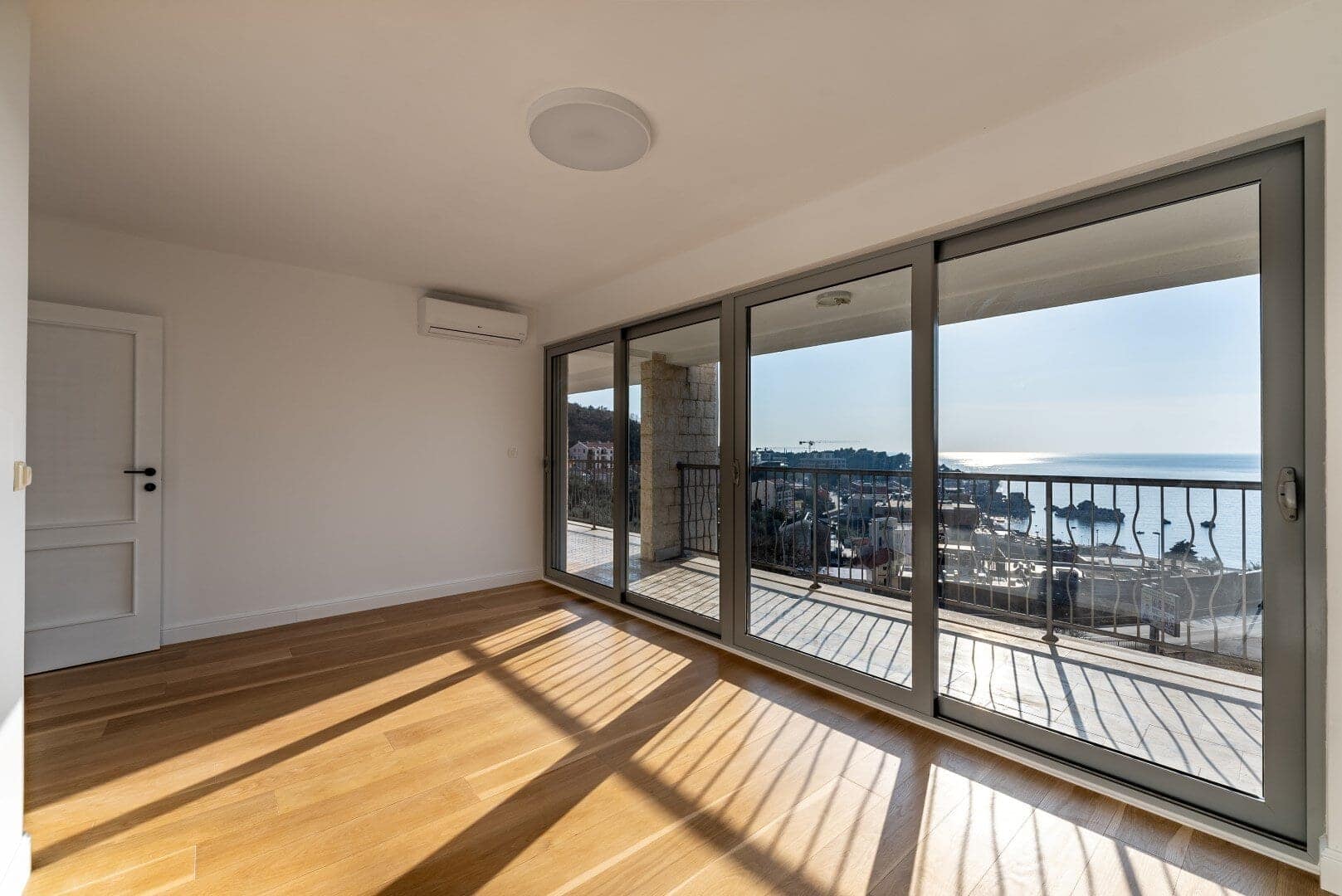 Luxury three-bedroom apartment Przno, Budva (10)
