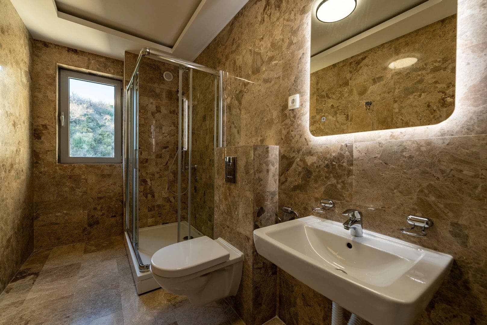 Luxury three-bedroom apartment Przno, Budva (16)