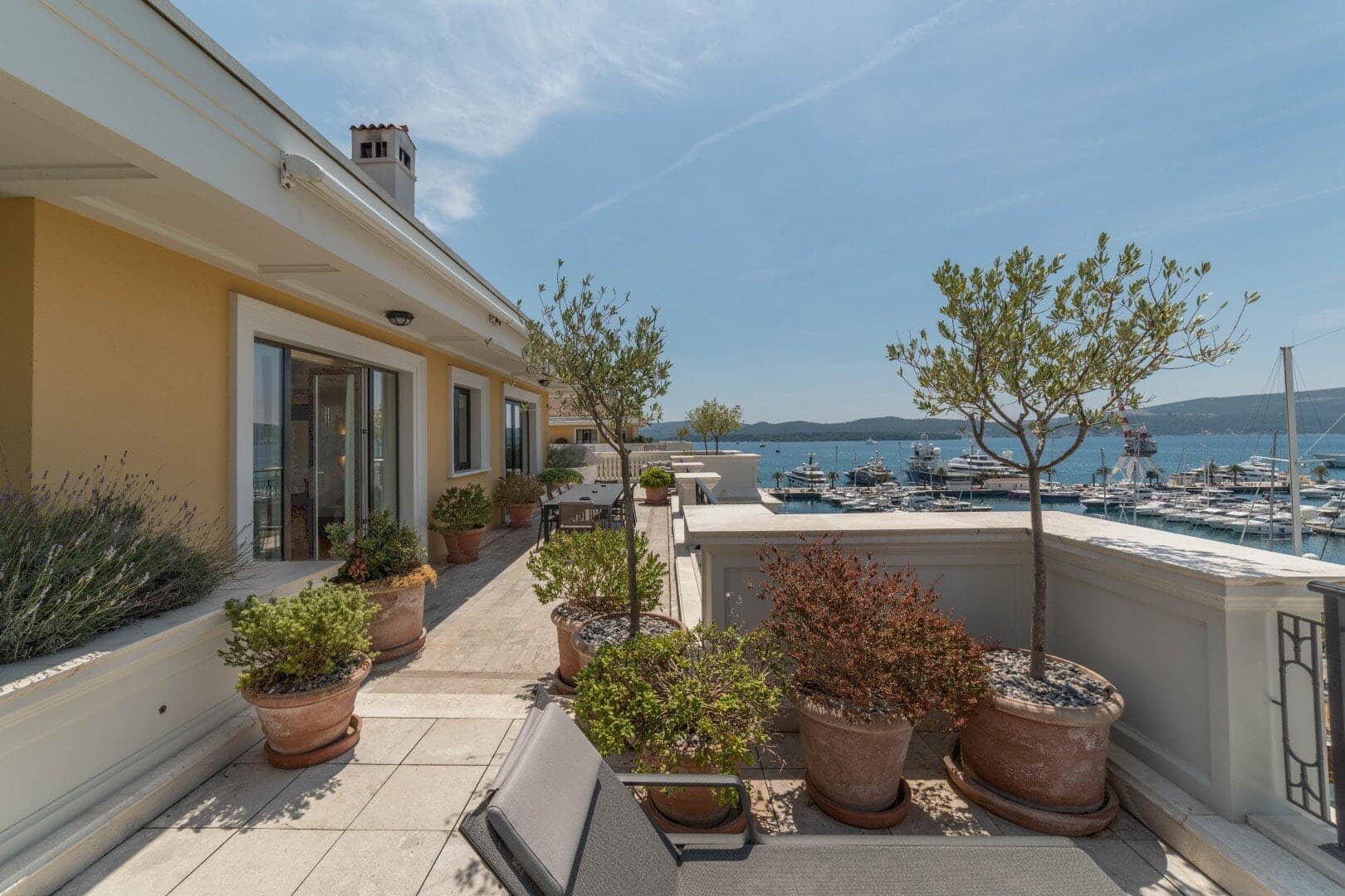 Exclusive Waterfront Regent Penthouse, Porto Montenegro (6)