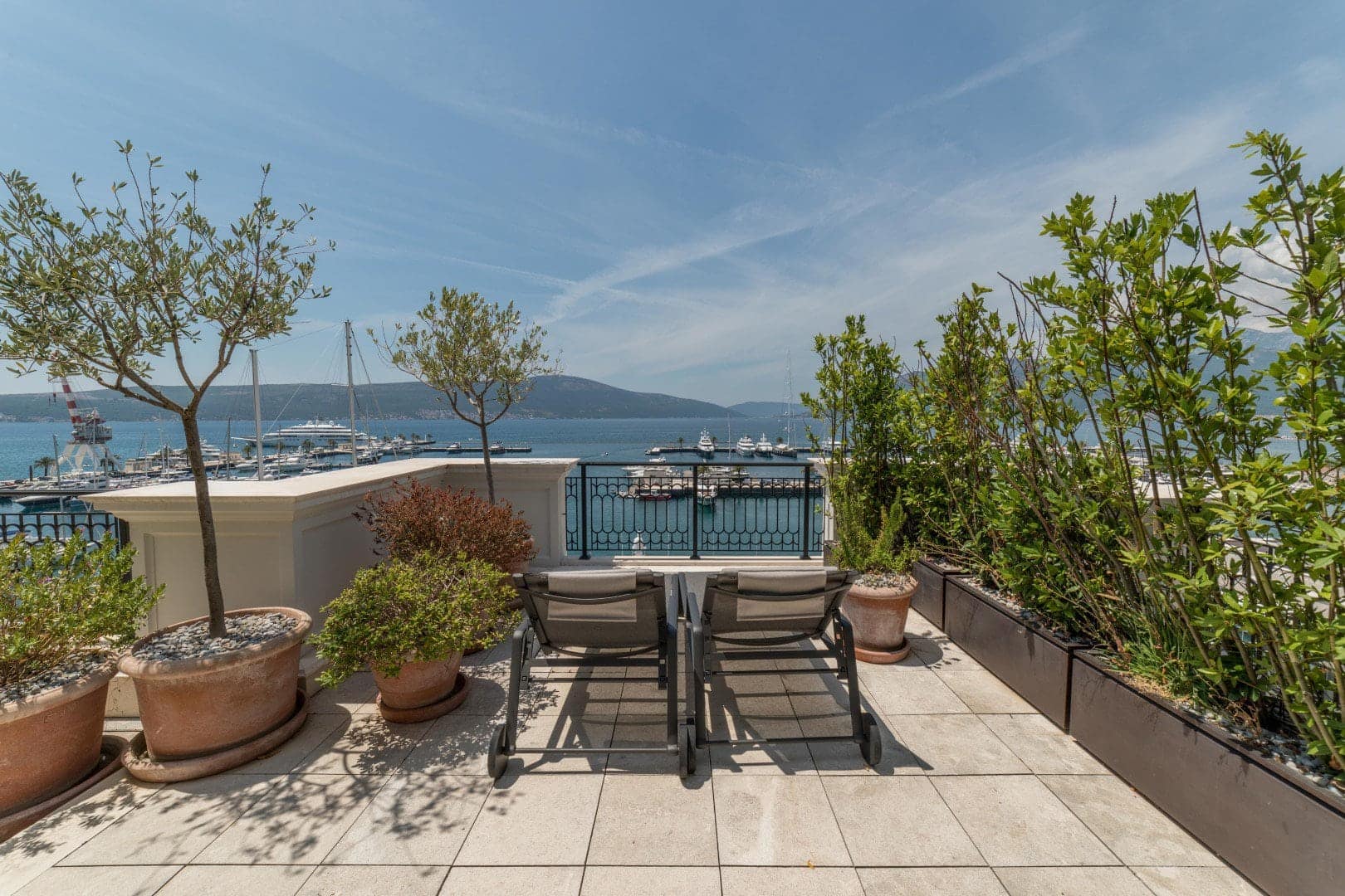 Exclusive Waterfront Regent Penthouse, Porto Montenegro (9)