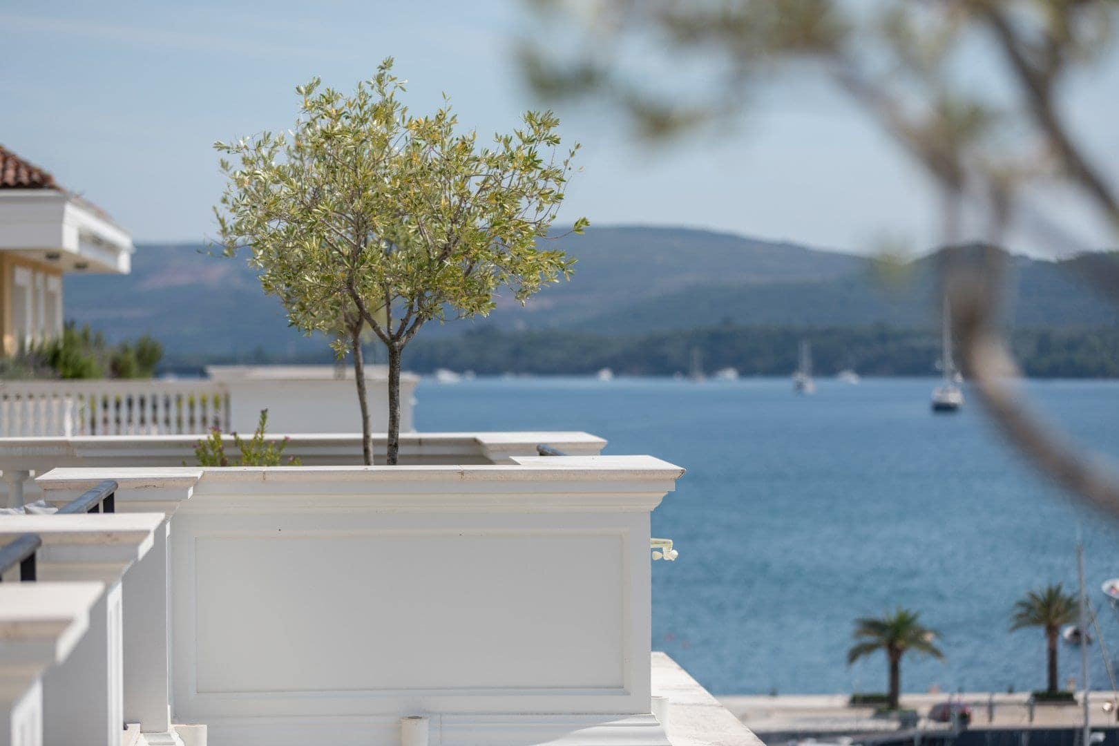 Exclusive Waterfront Regent Penthouse, Porto Montenegro (15)