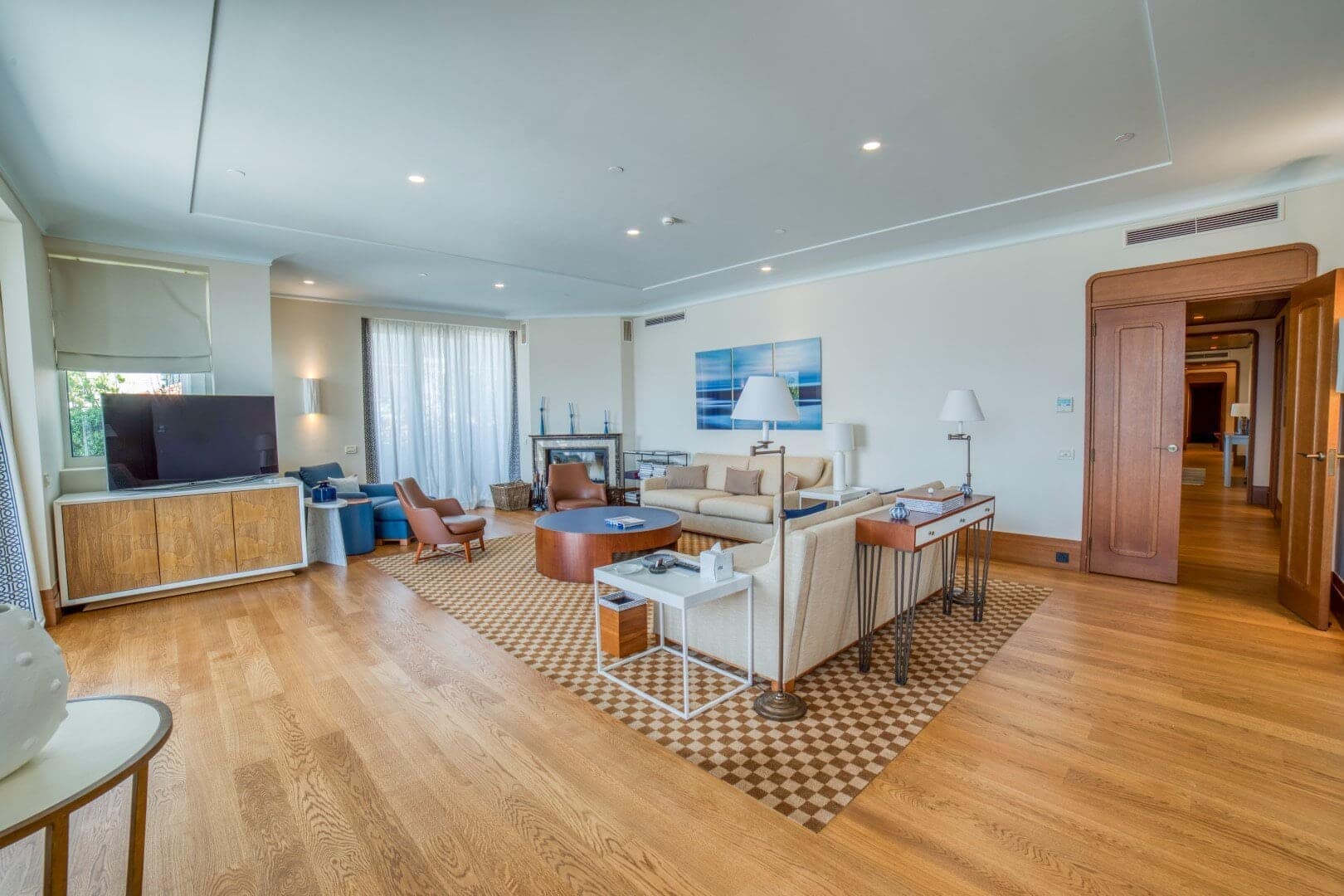 Exclusive Waterfront Regent Penthouse, Porto Montenegro (19)