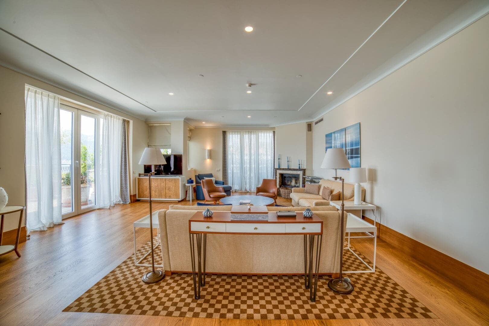 Exclusive Waterfront Regent Penthouse, Porto Montenegro (22)