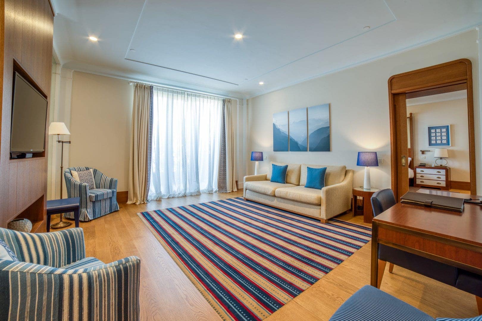 Exclusive Waterfront Regent Penthouse, Porto Montenegro (26)