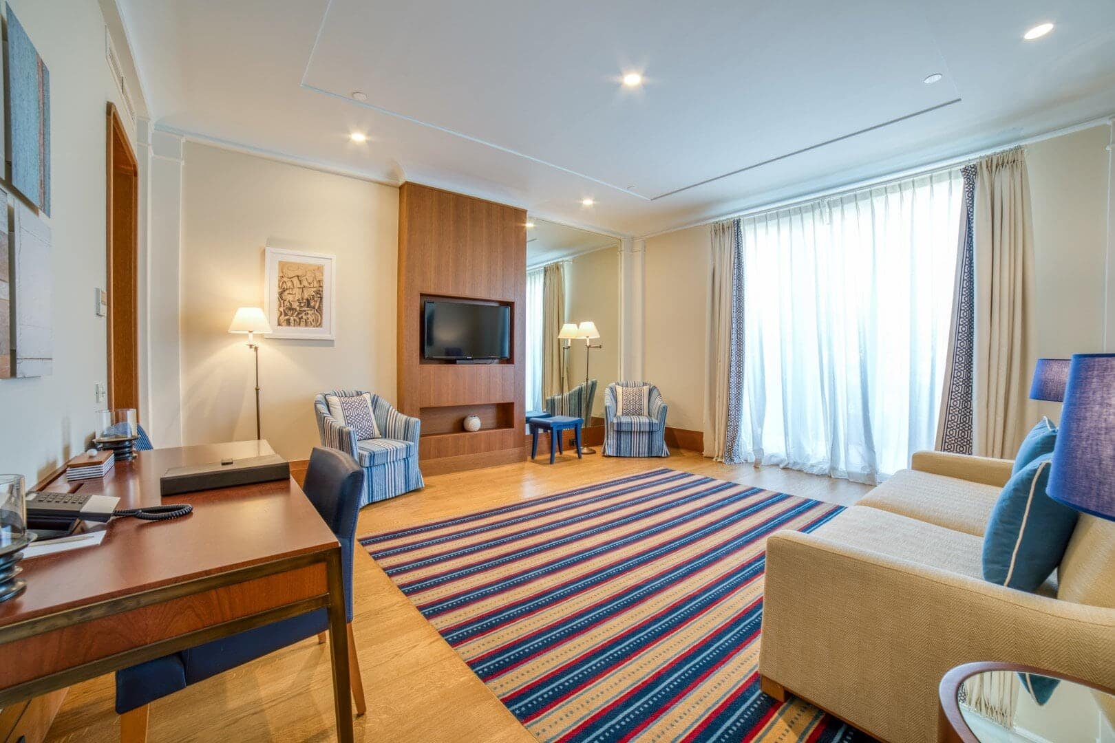 Exclusive Waterfront Regent Penthouse, Porto Montenegro (27)