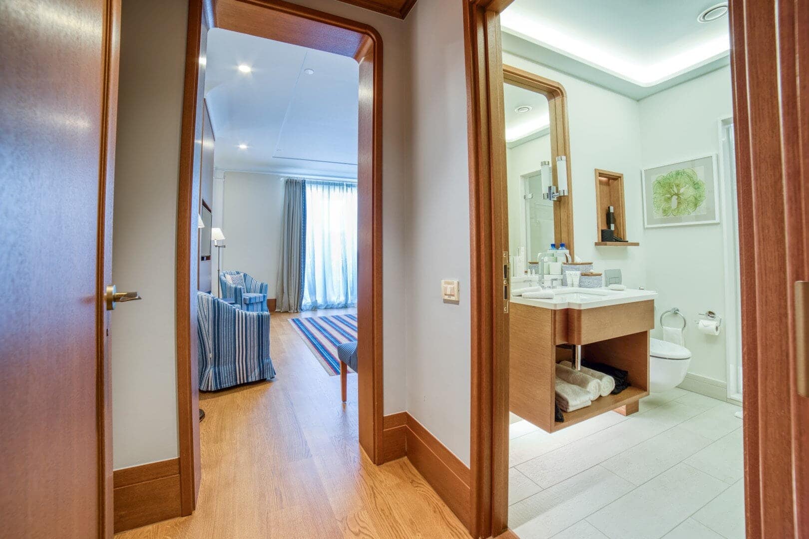 Exclusive Waterfront Regent Penthouse, Porto Montenegro (29)