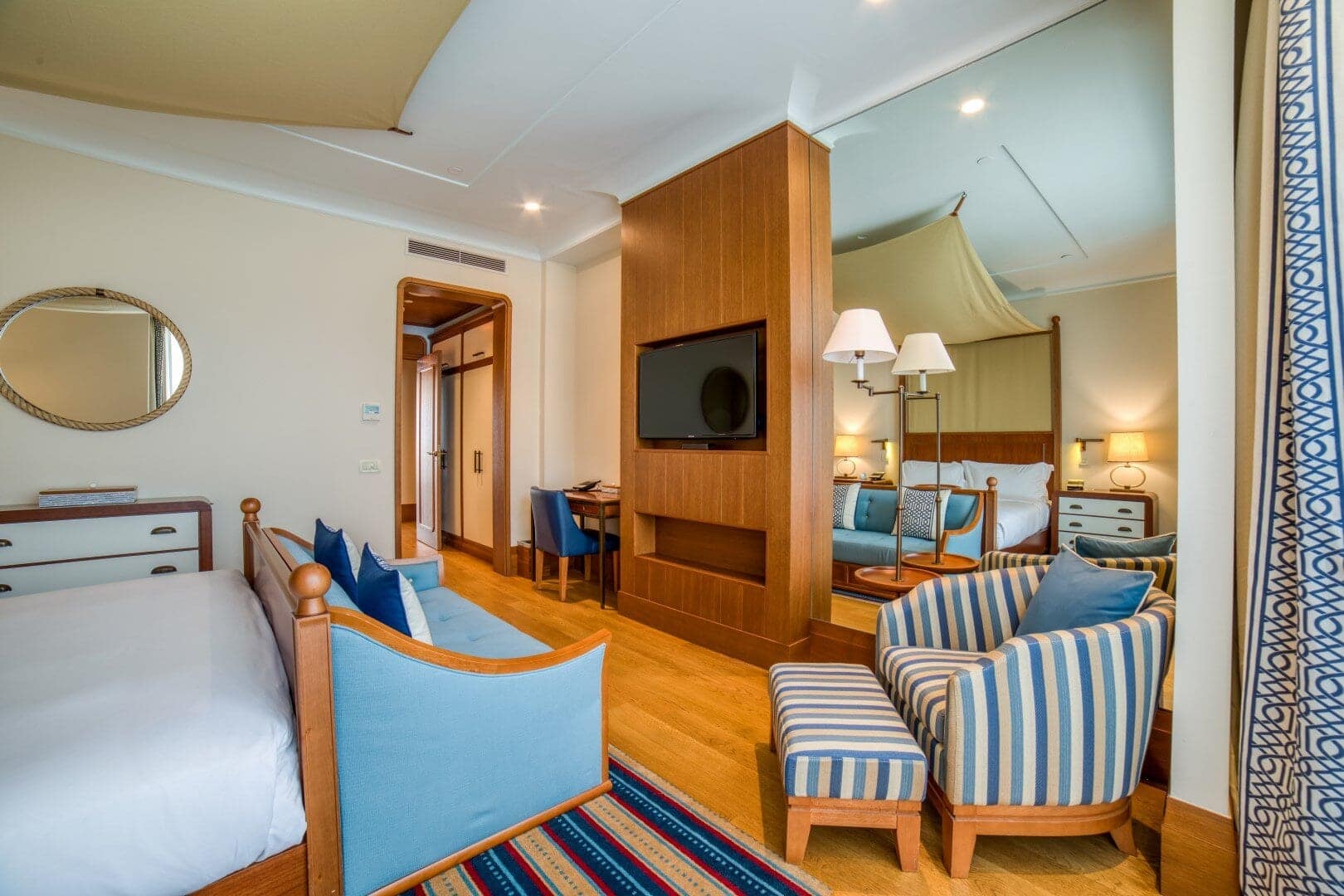 Exclusive Waterfront Regent Penthouse, Porto Montenegro (35)
