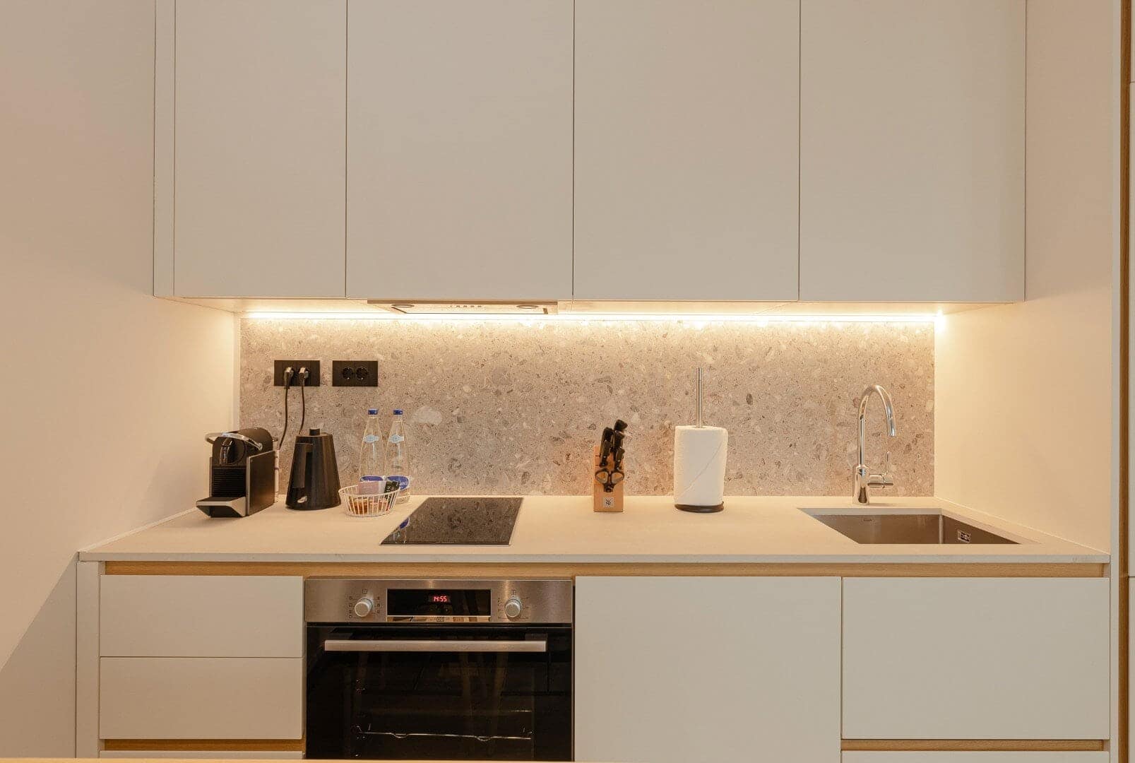 Serviced Studio Apartment Sirocco Building, Boka Place (7)