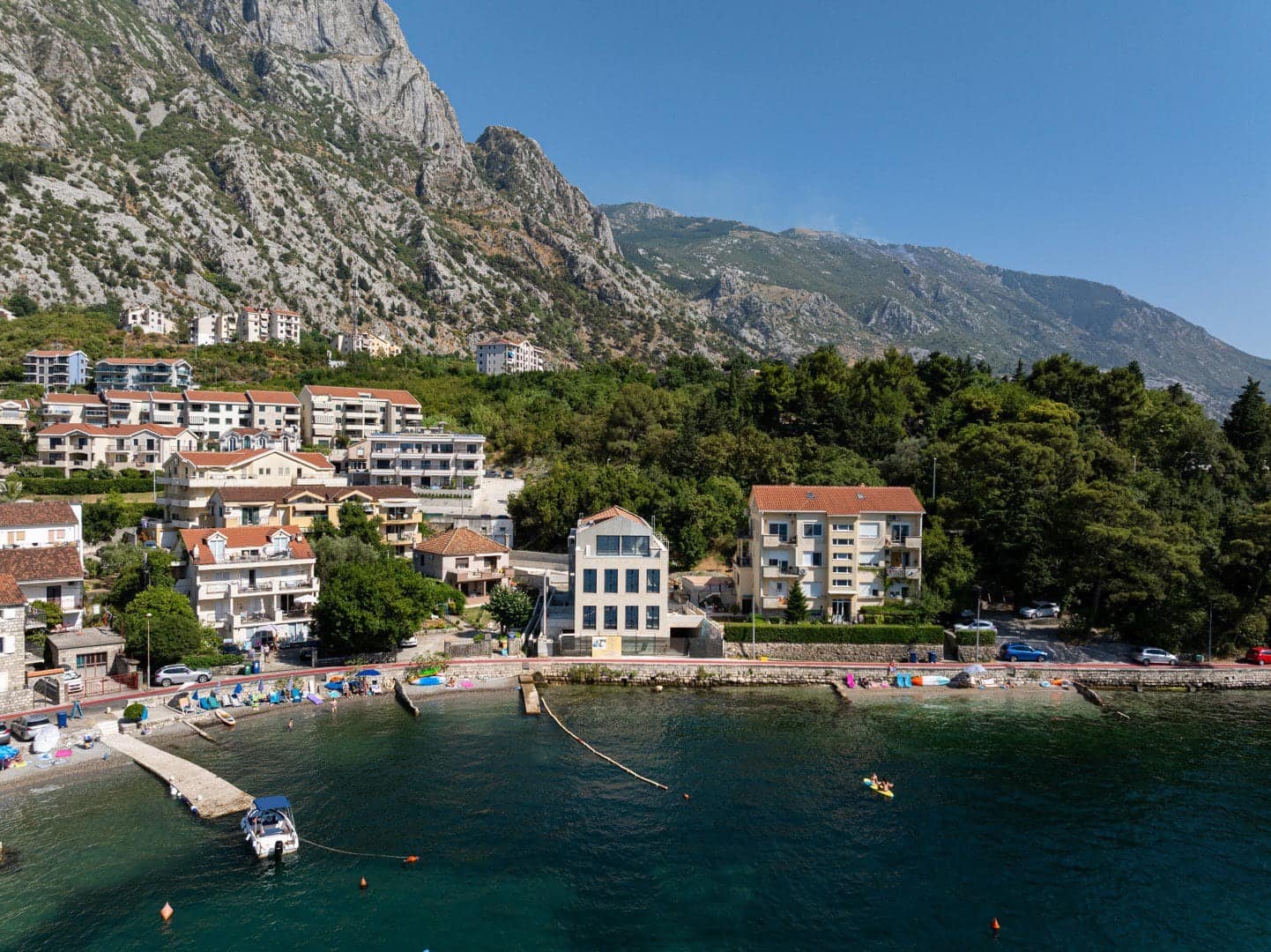 Waterfront Two-bedroom Apartment, Dobrota, Kotor (22)