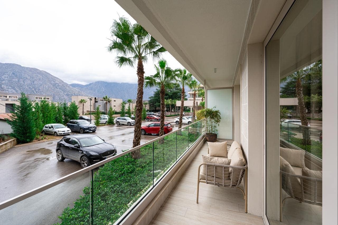 Branded one-bedroom apartment Stoliv, Kotor (9)