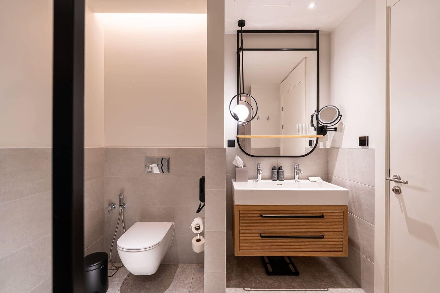 One-bedroom sea-view apartment, Boka Place, Porto Montenegro (10)