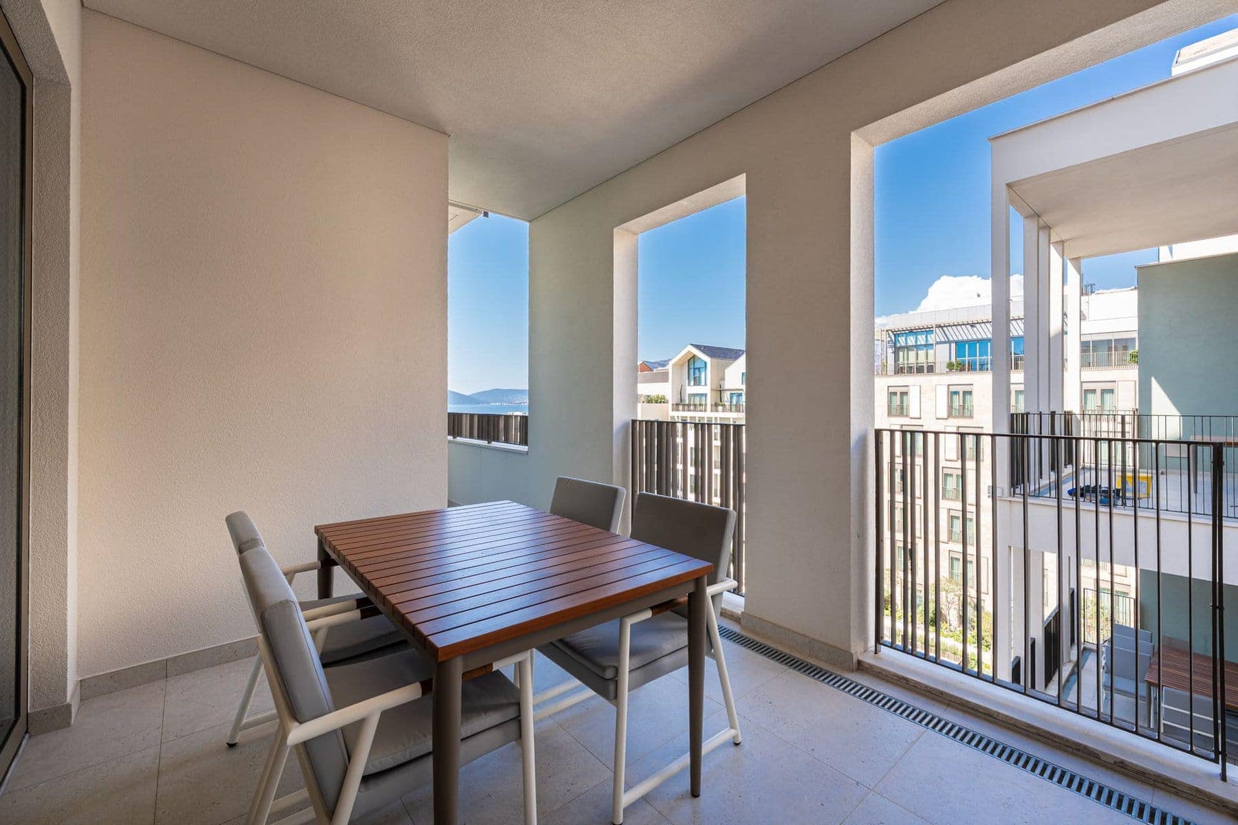 One-bedroom sea-view apartment, Boka Place, Porto Montenegro (11)