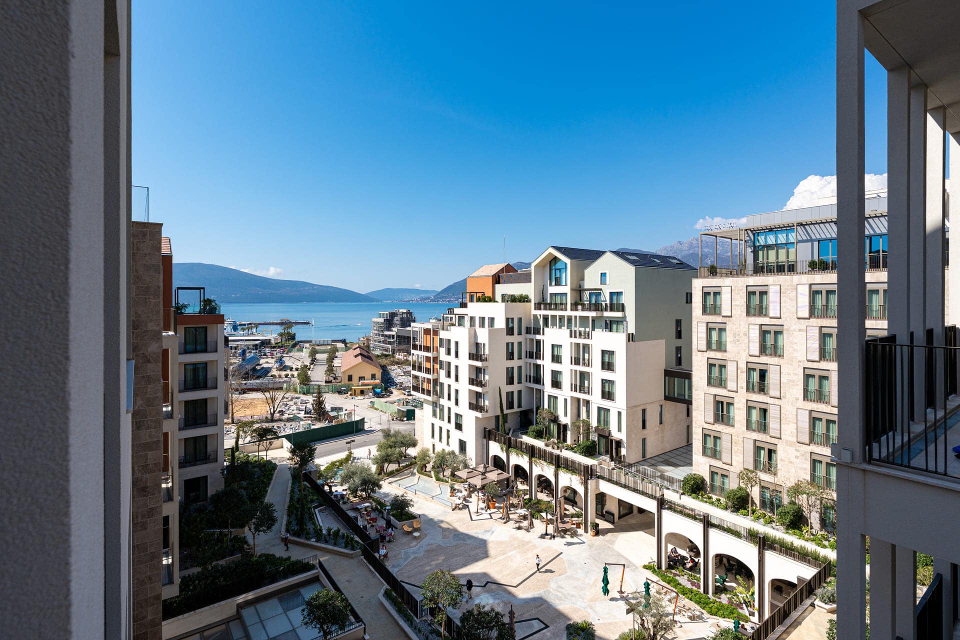 One-bedroom sea-view apartment, Boka Place, Porto Montenegro (13)