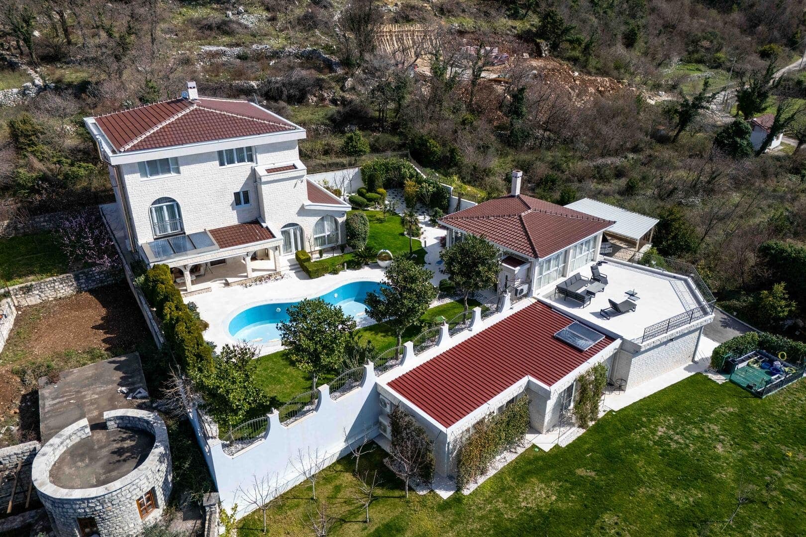 Exclusive residential villa with panoramic sea view, Budva, Blizikuće (30)