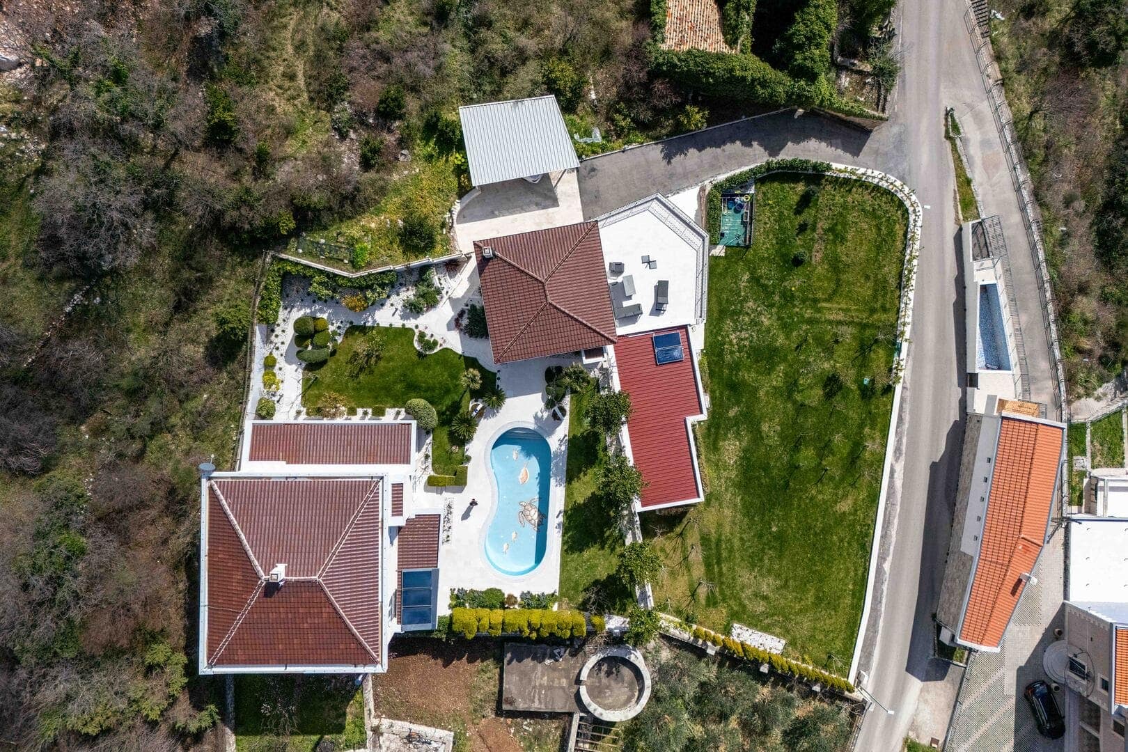 Exclusive residential villa with panoramic sea view, Budva, Blizikuće (32)
