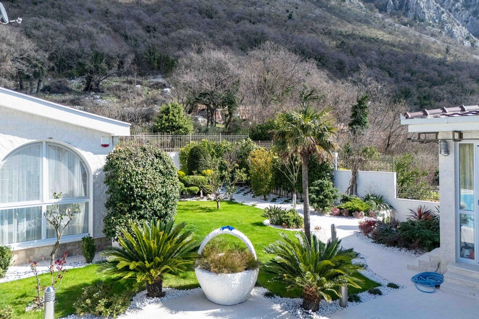 Exclusive residential villa with panoramic sea view, Budva, Blizikuće (34)