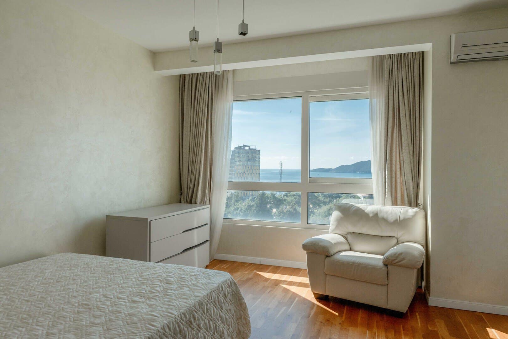 Three Bedroom Apartment with Open Sea View, Bečići, Budva (9)