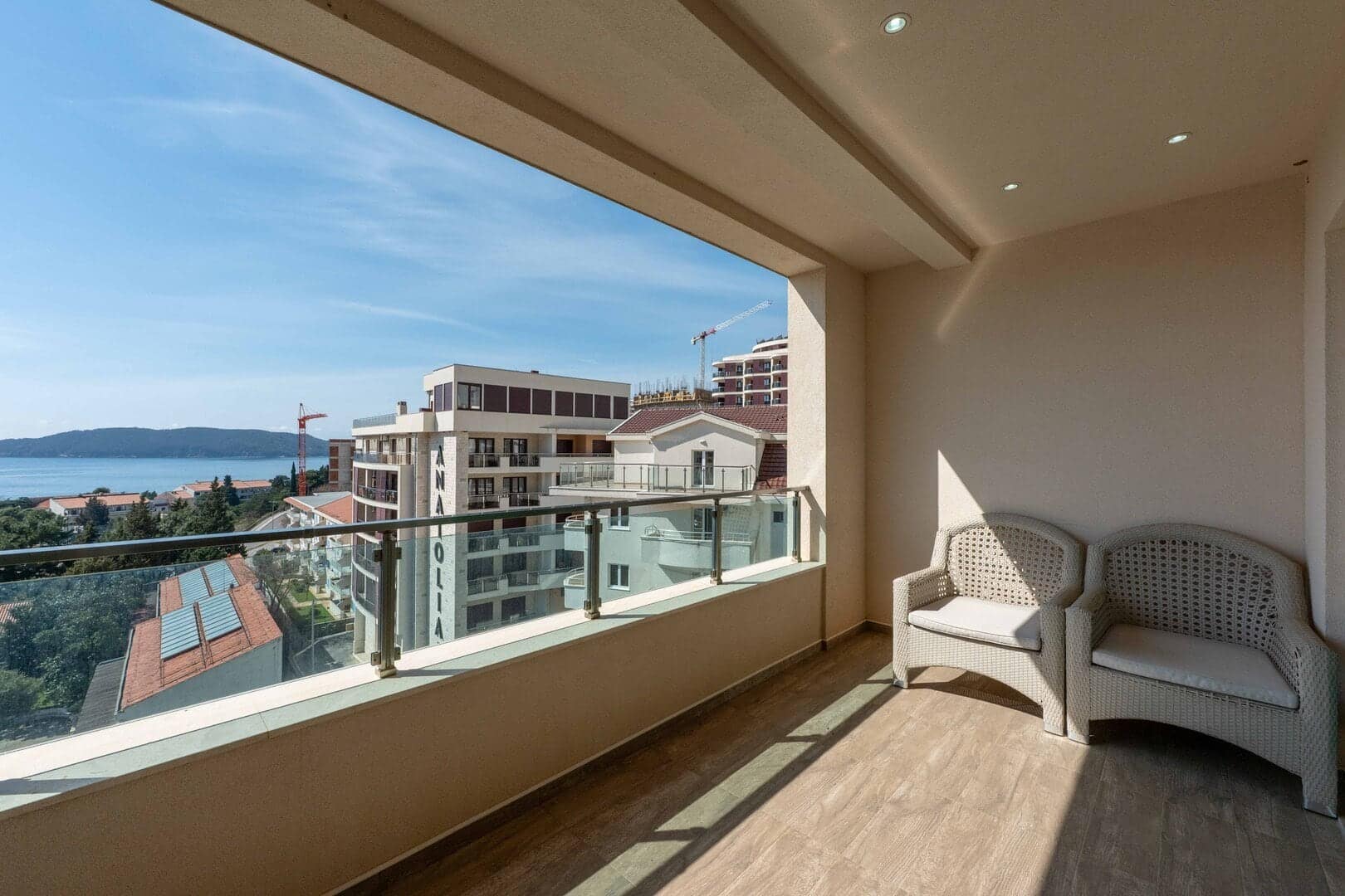 Three Bedroom Apartment with Open Sea View, Bečići, Budva (20)