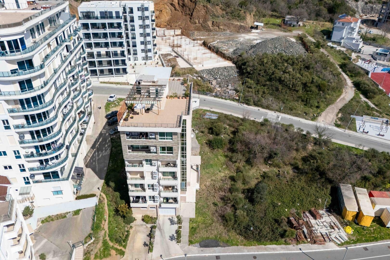 Three Bedroom Apartment with Open Sea View, Bečići, Budva (24)