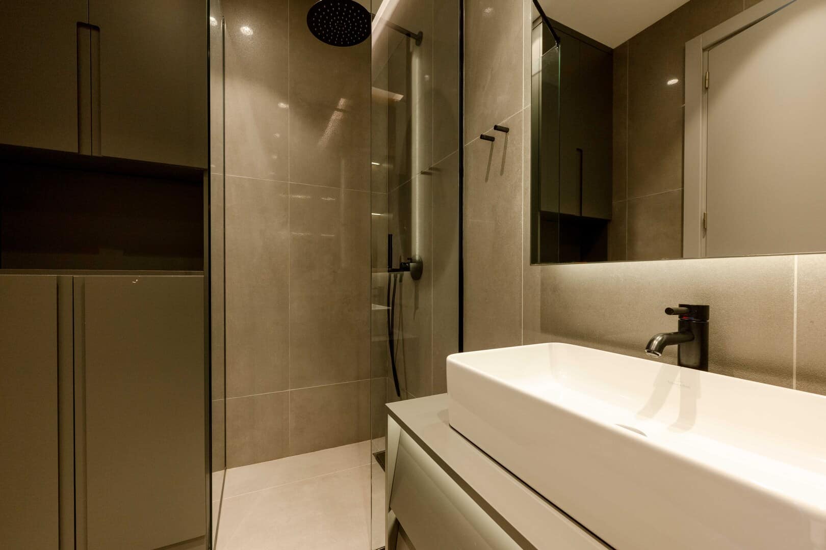 Modern Two-Bedroom Apartment with Panoramic Sea View, Budva, Bečići (13)