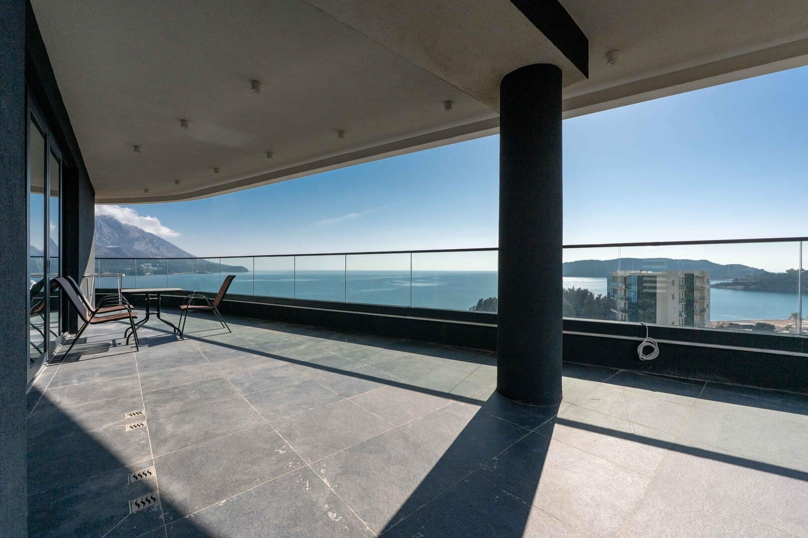 Modern Two-Bedroom Apartment with Panoramic Sea View, Budva, Bečići (14)