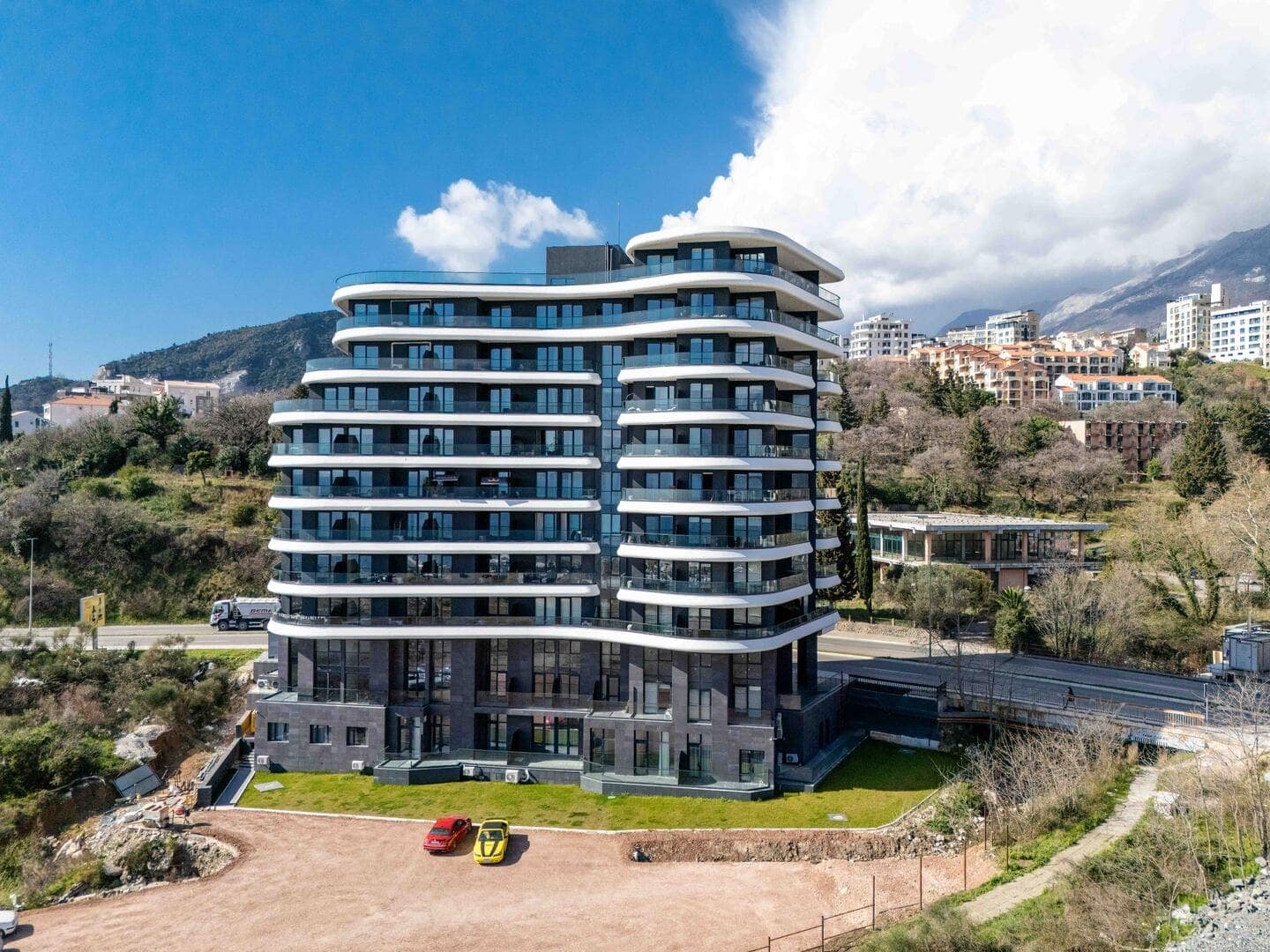 Modern Two-Bedroom Apartment with Panoramic Sea View, Budva, Bečići (16)