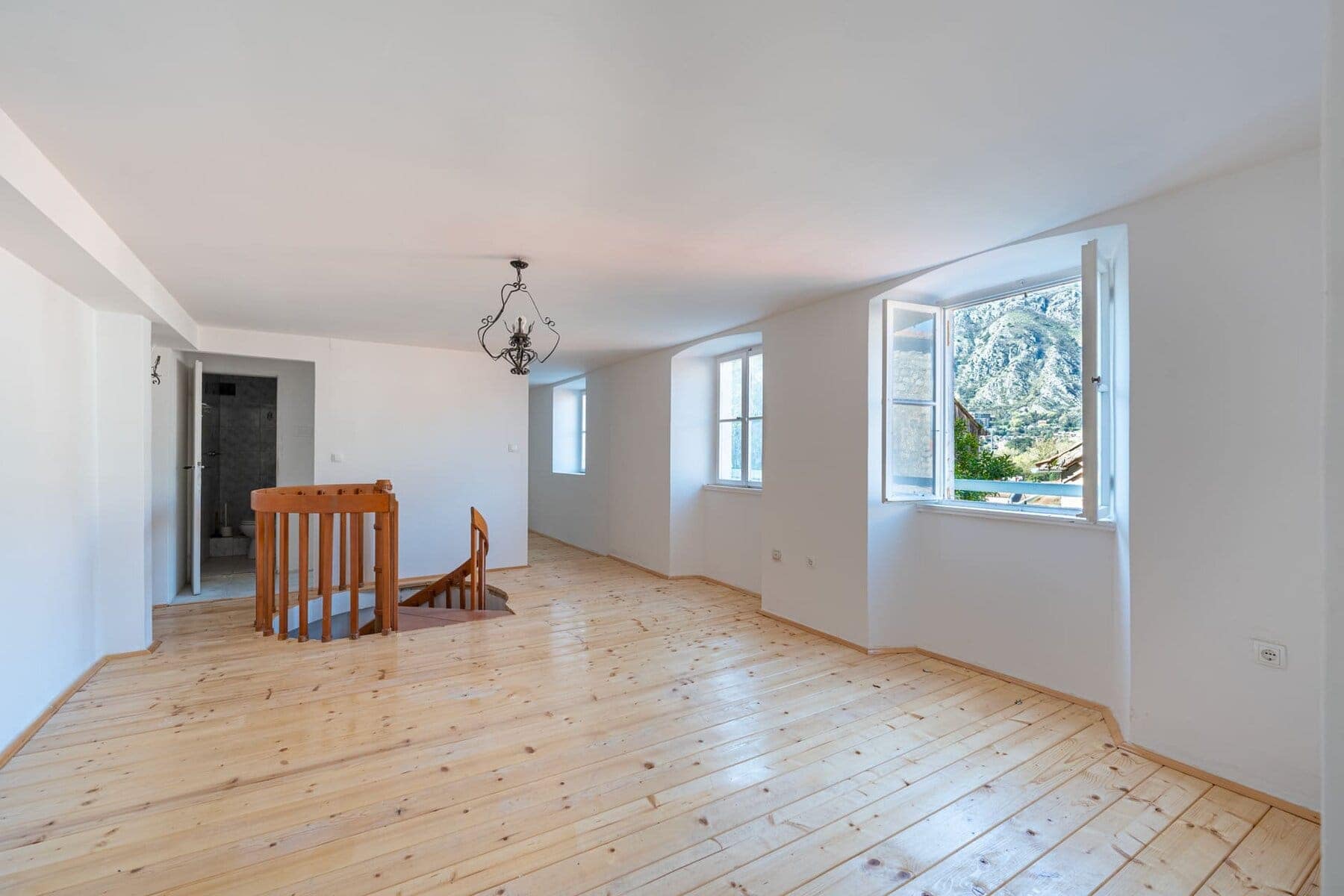 Kotor Old Town Sea-view Duplex Apartment (6)