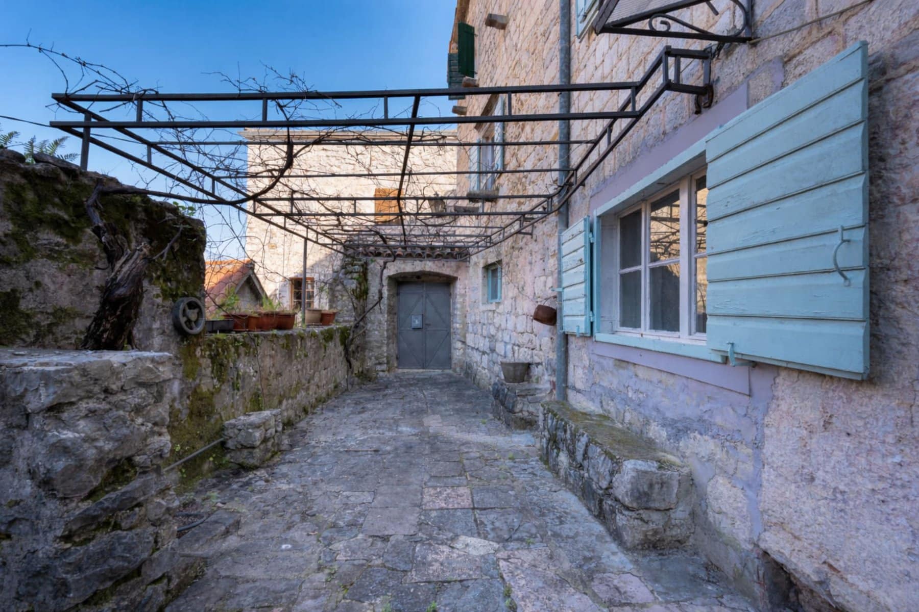 Kotor Old Town Sea-view Duplex Apartment (15)