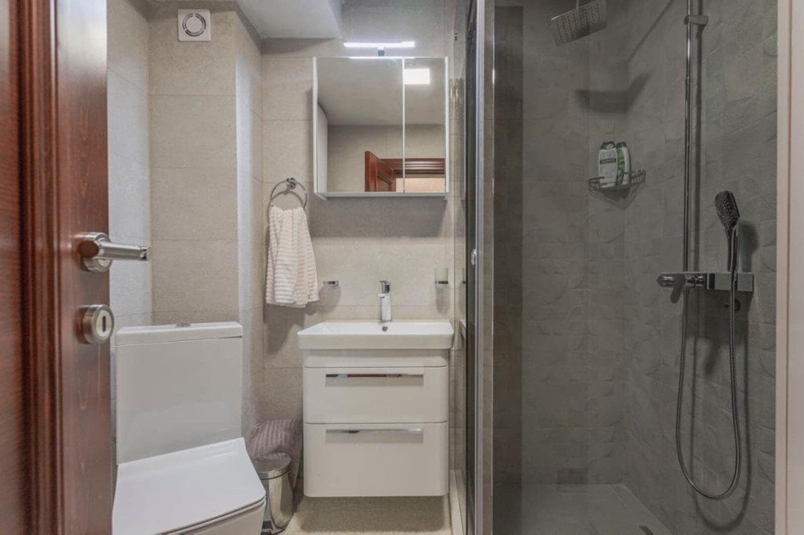 Furnished One-Bedroom Apartment in the Heart of the Old Town, Kotor (13)