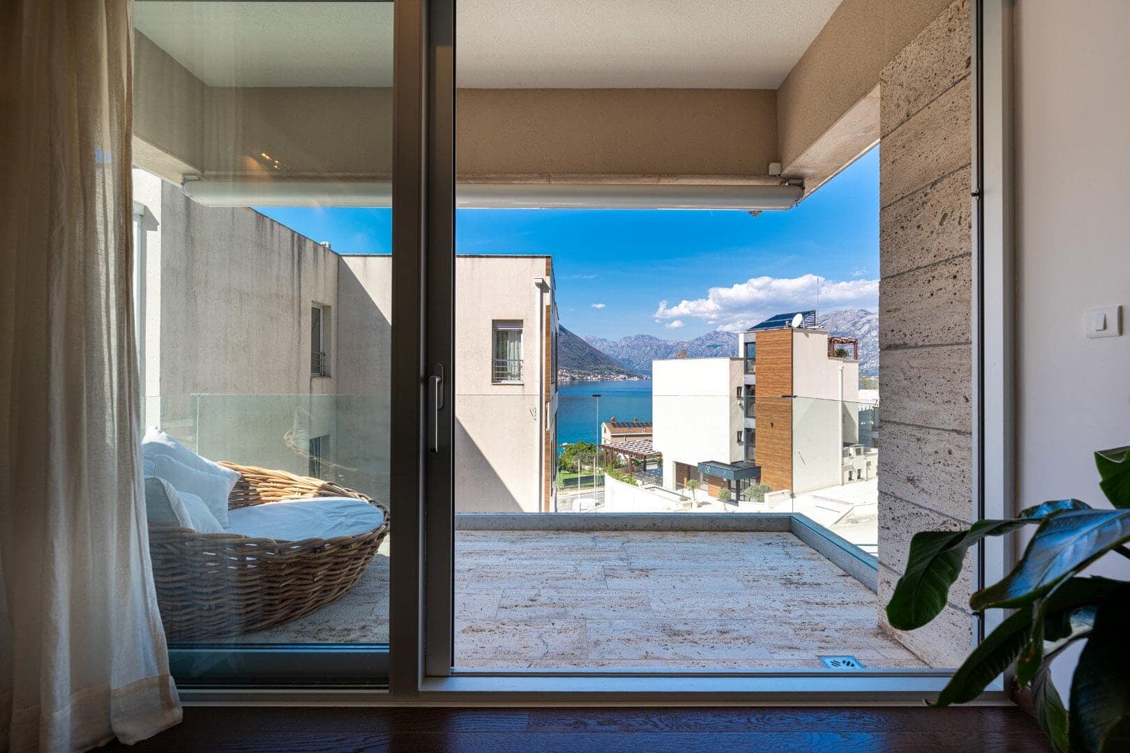 Two-Bedroom Furnished Apartment with Sea View Dobrota, Kotor (9)