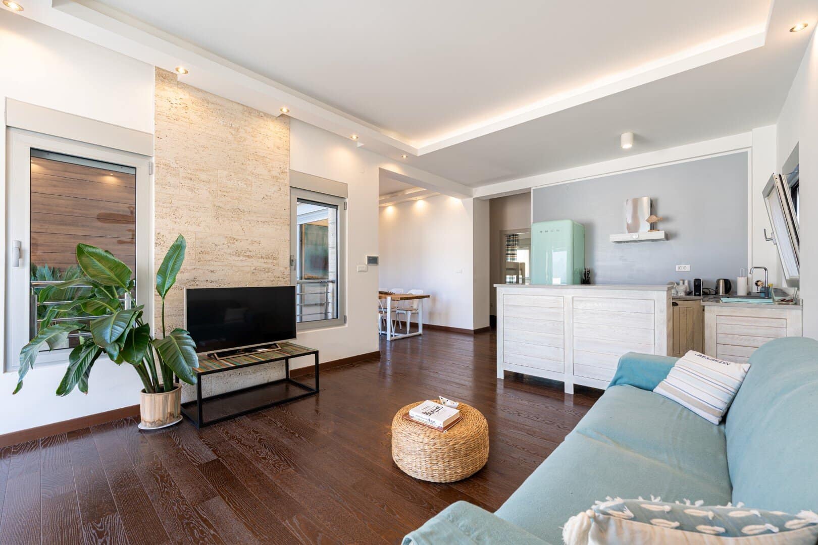 Two-Bedroom Furnished Apartment with Sea View Dobrota, Kotor (11)