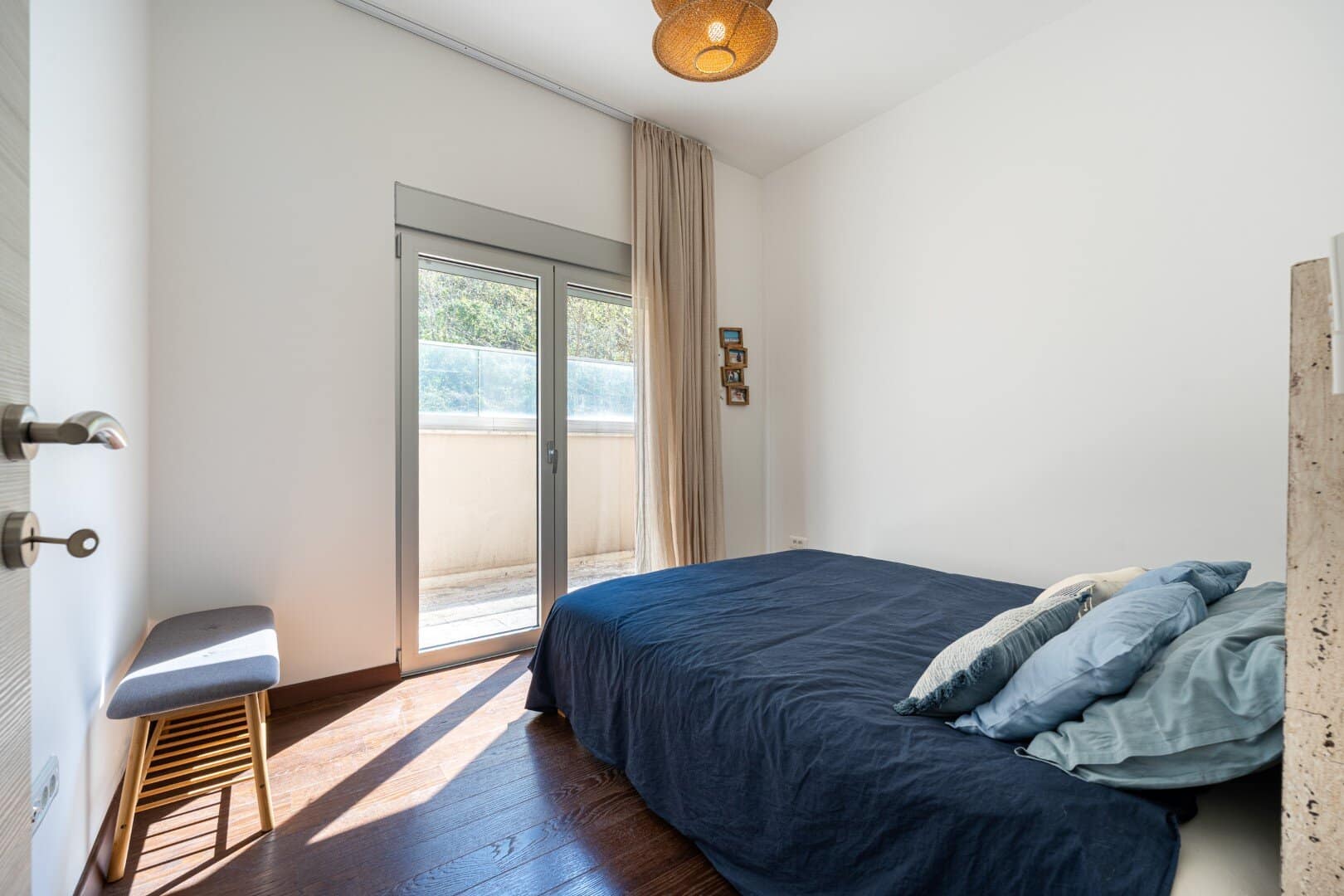 Two-Bedroom Furnished Apartment with Sea View Dobrota, Kotor (14)
