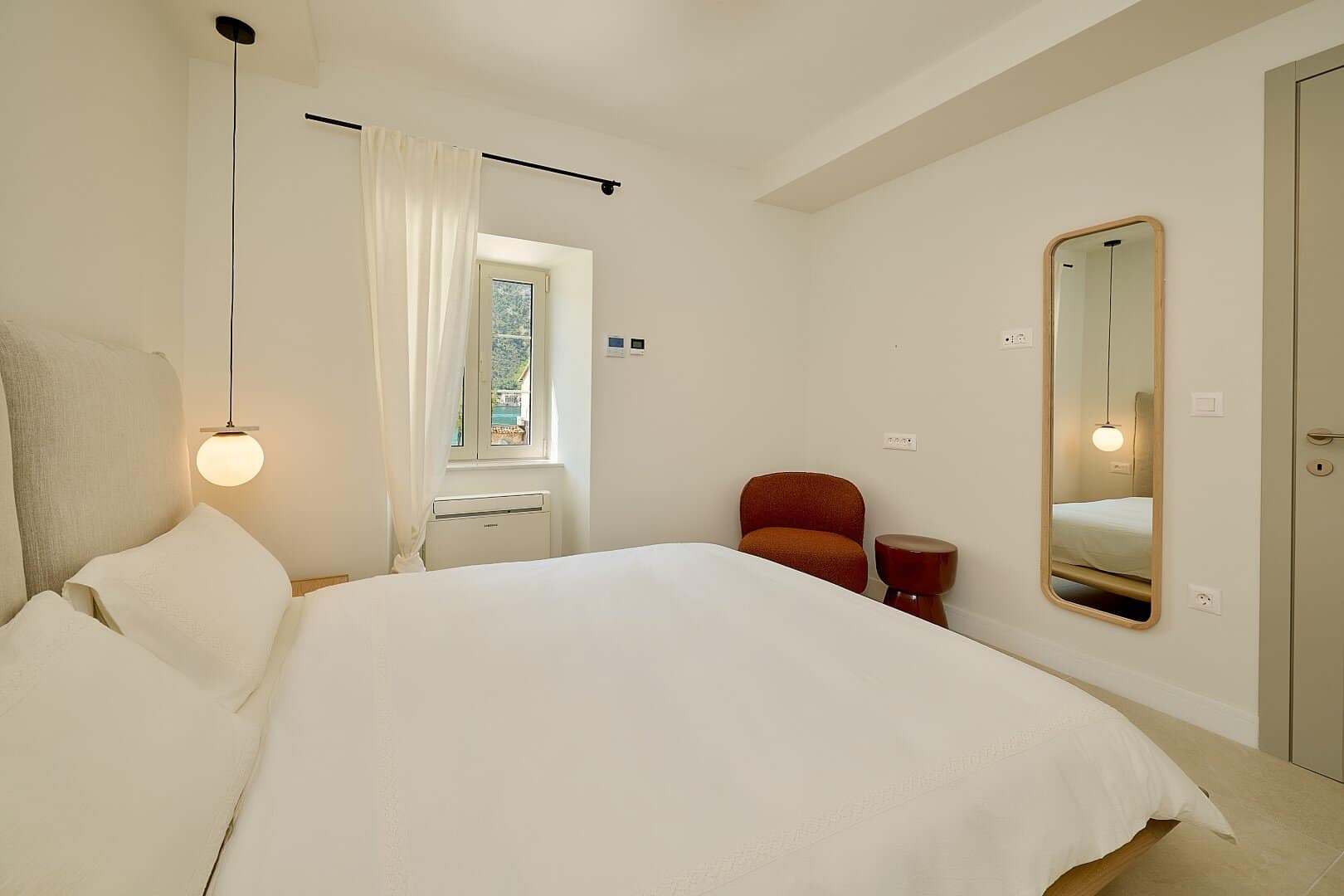 Three-bedroom family house Dobrota, Kotor (19)