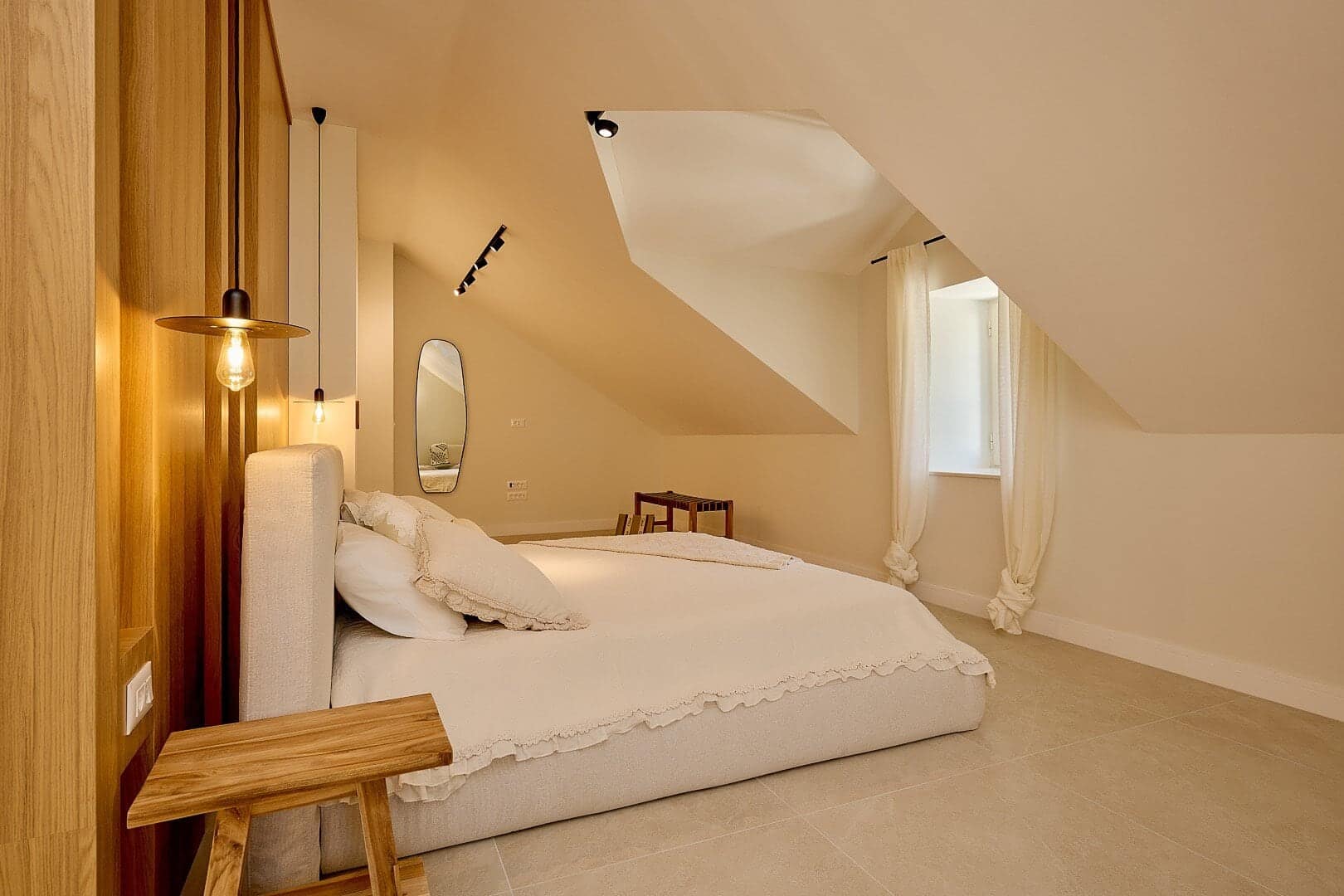 Three-bedroom family house Dobrota, Kotor (27)
