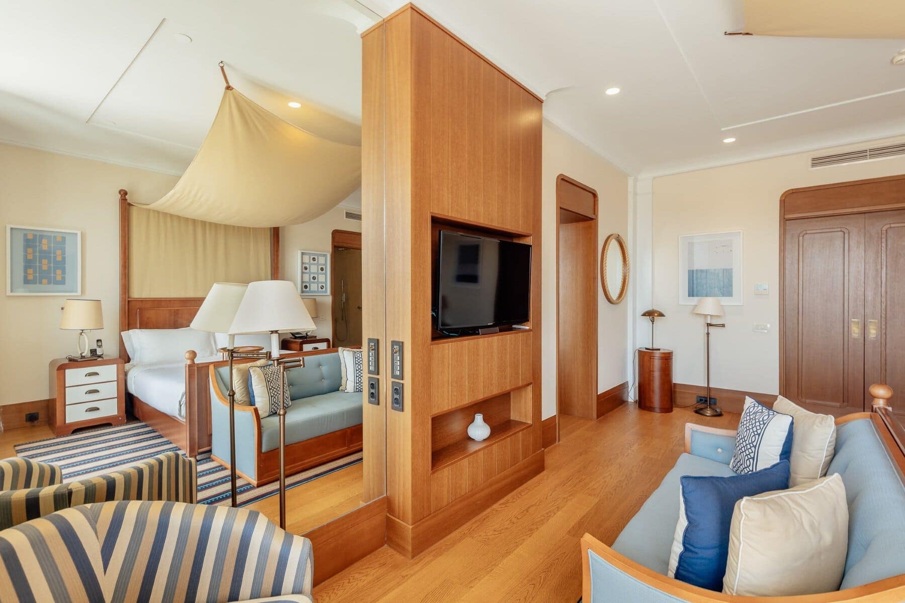 Signature Regent Penthouse with panoramic views, Porto Montenegro (11)