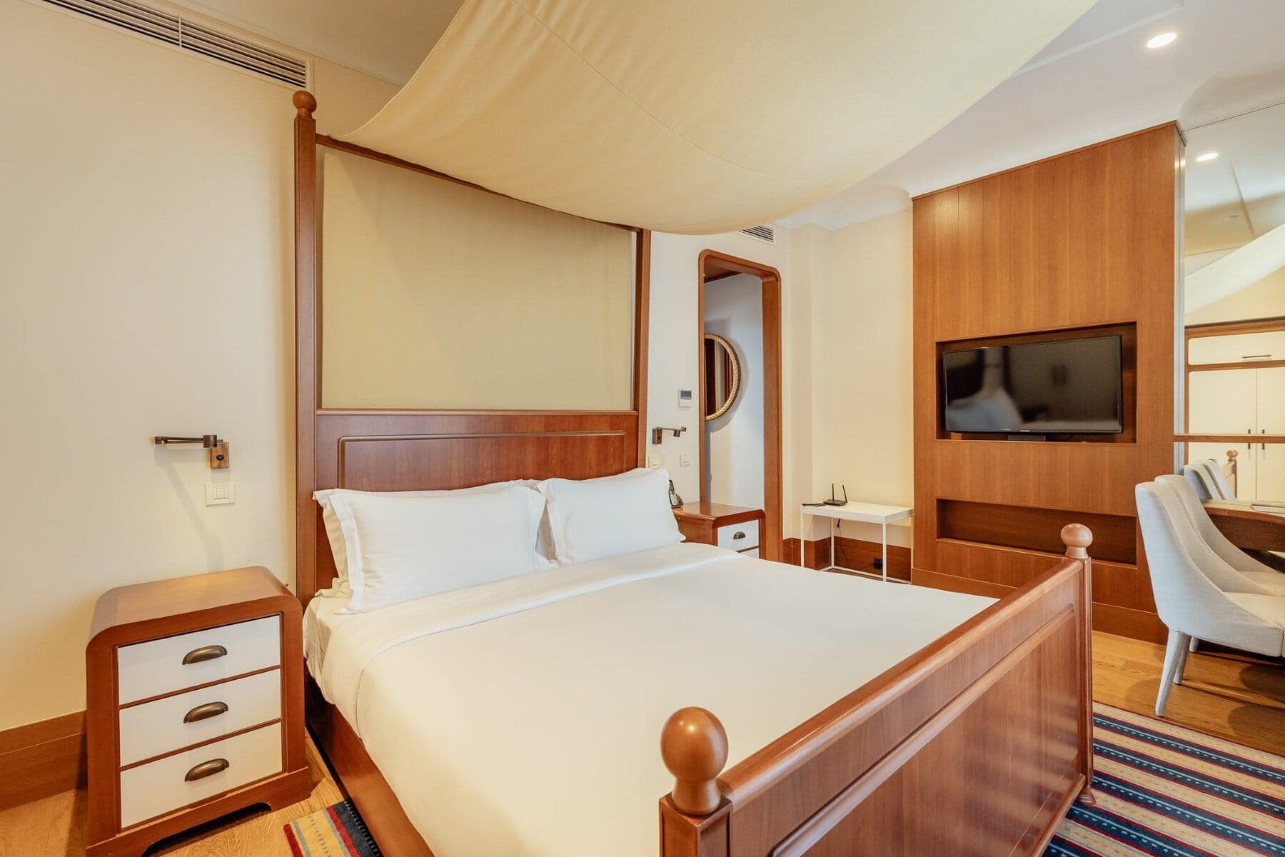 Signature Regent Penthouse with panoramic views, Porto Montenegro (16)