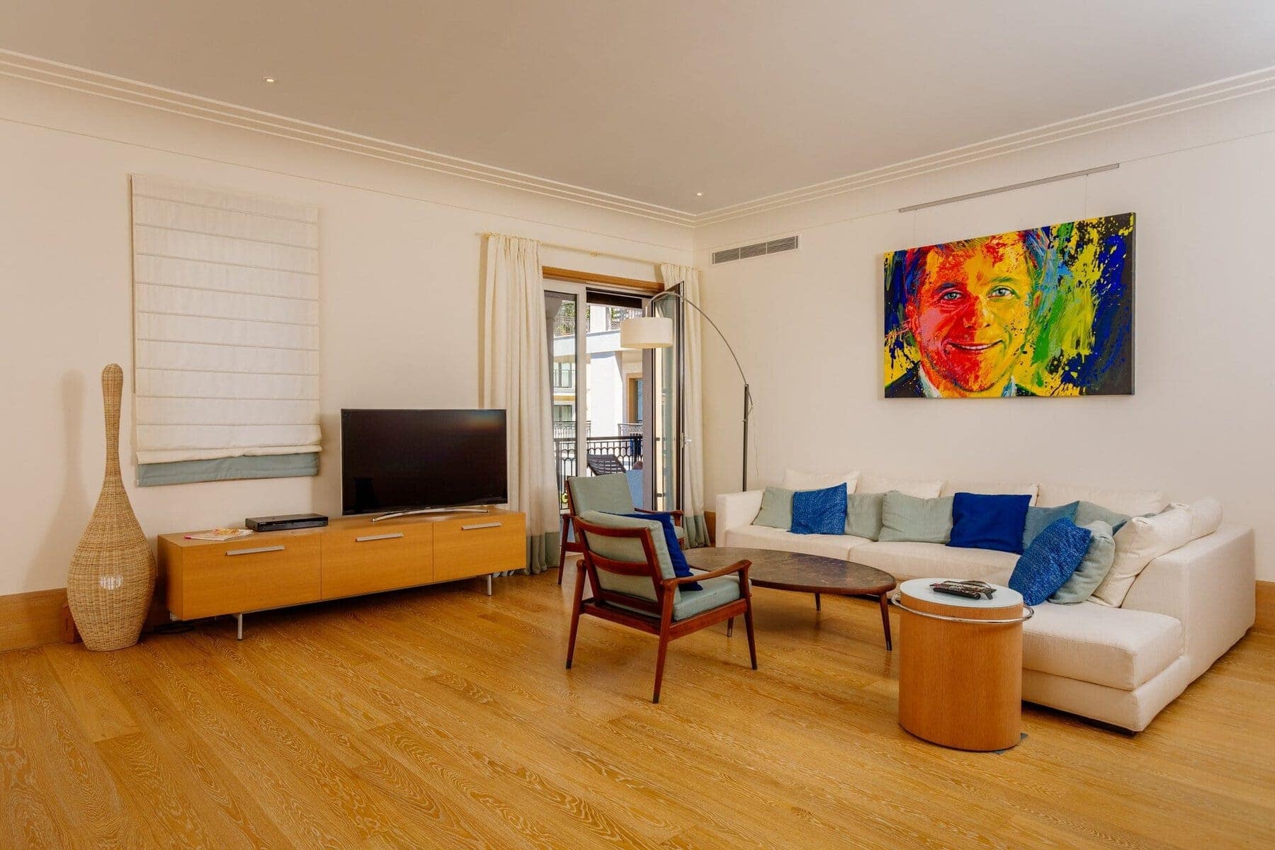 Four-bedroom apartment with open sea view, Tara building, Porto Montenegro (6)