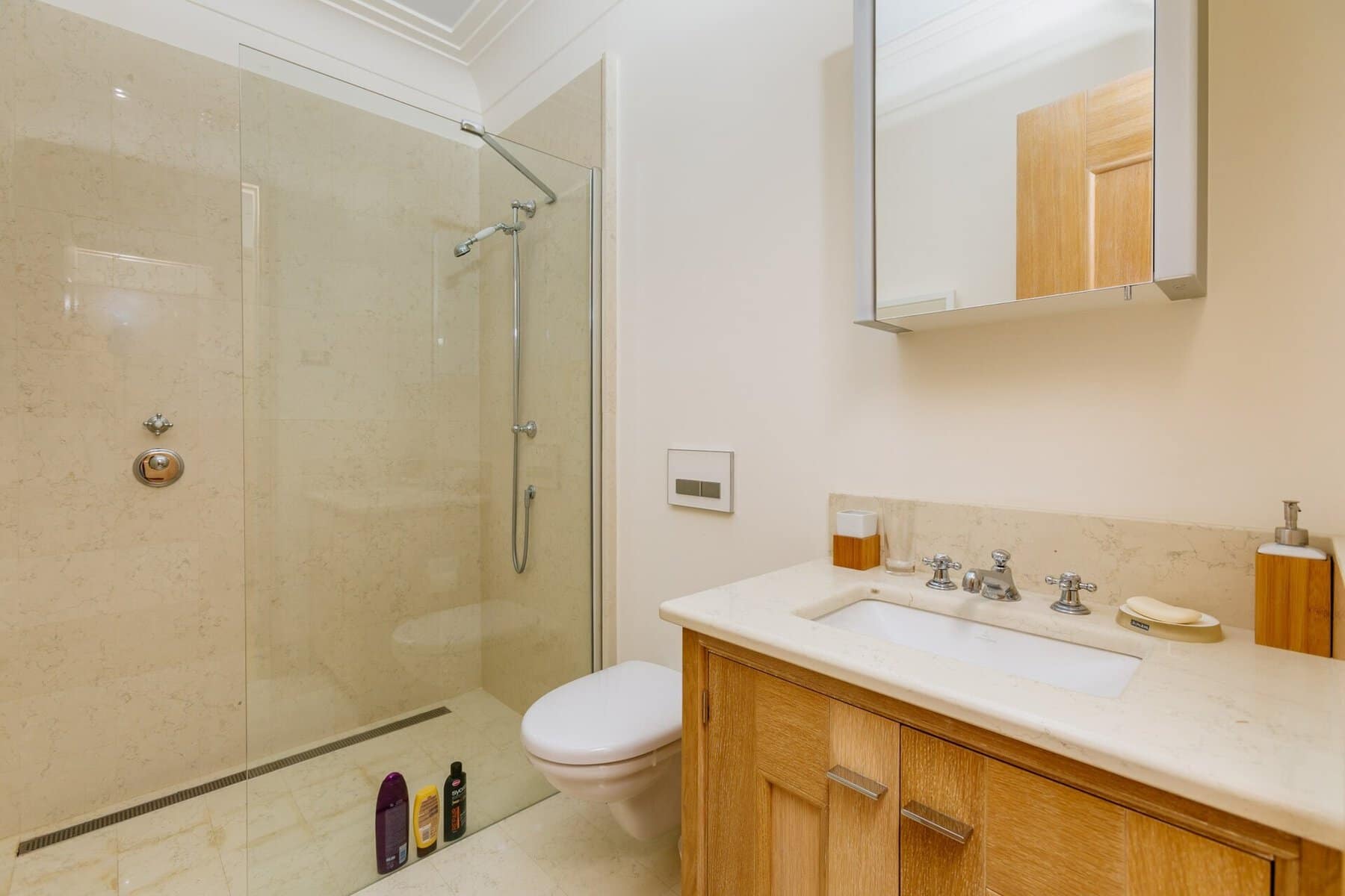 Four-bedroom apartment with open sea view, Tara building, Porto Montenegro (15)
