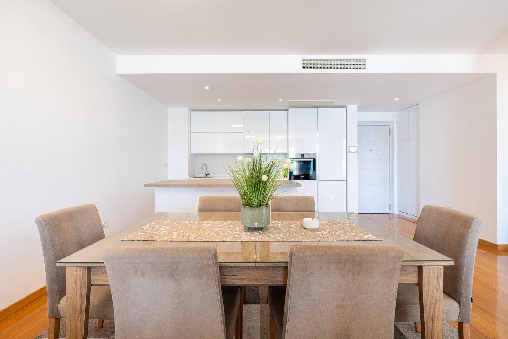 Waterfront One Bedroom Apartment (6)