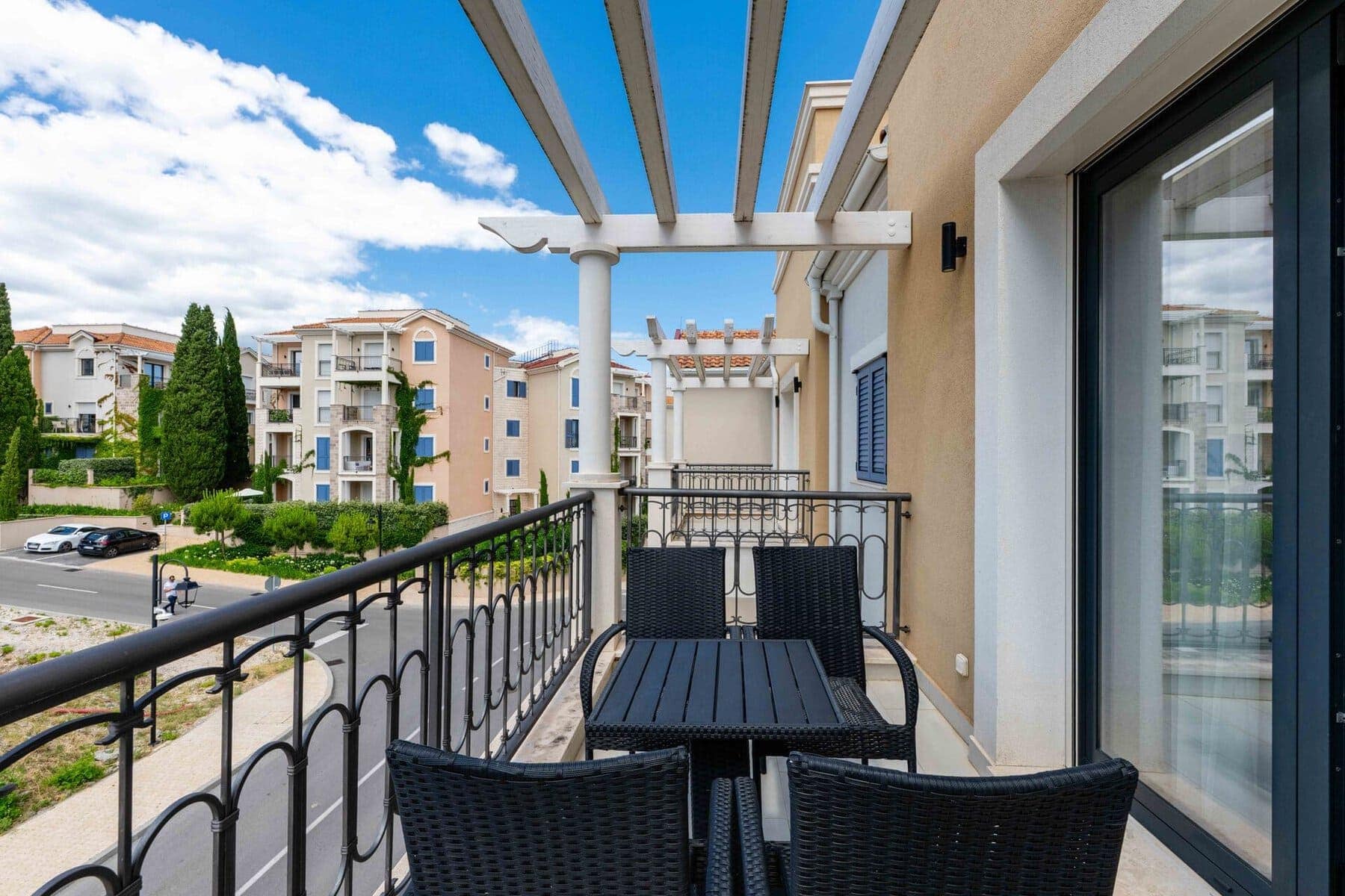 Spacious Two-bedroom Apartment Centrale, Lustica Bay (16)