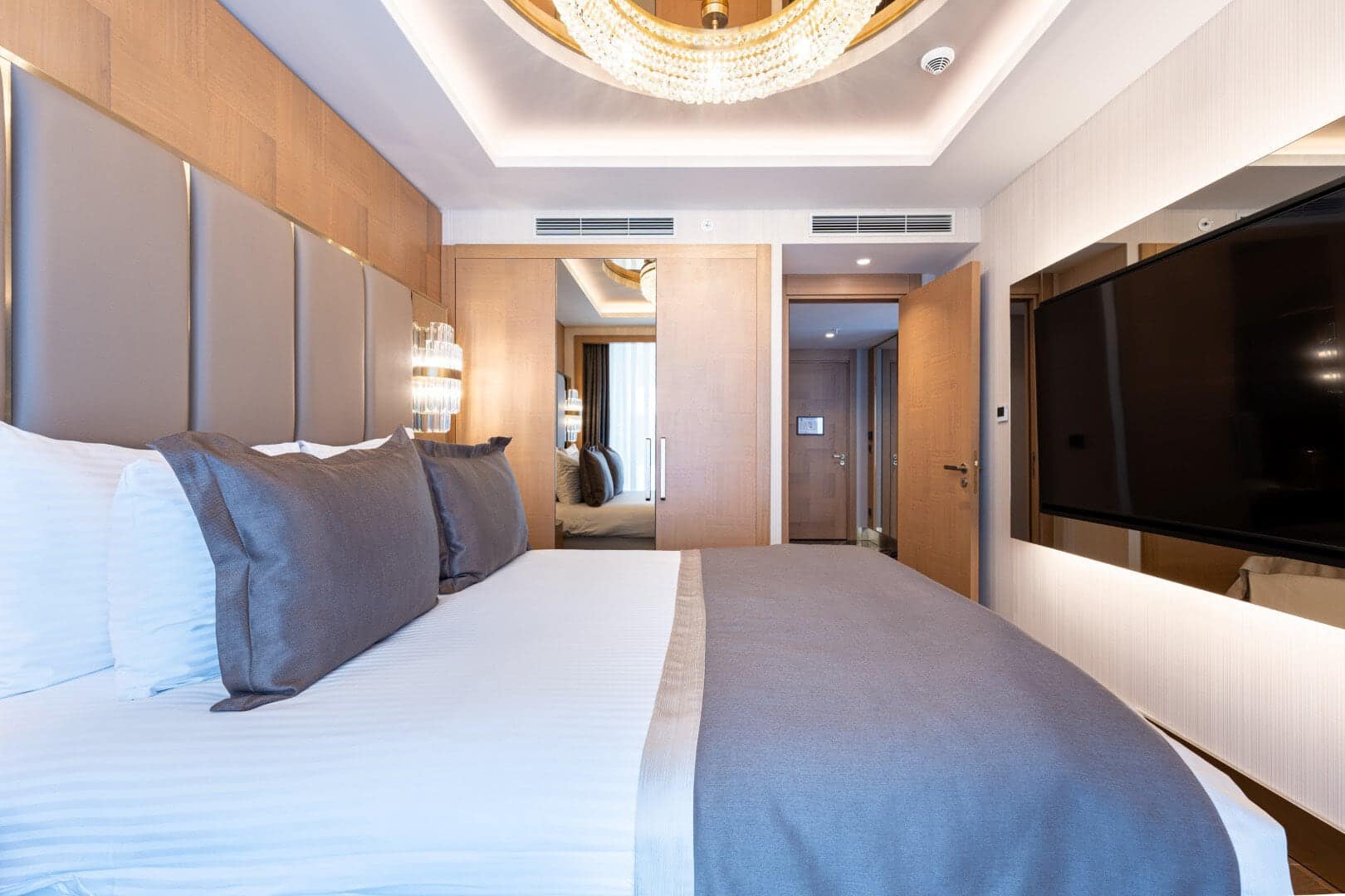 Exclusive Two-Bedroom Apartment at Merit Starlit Hotel, with open sea-view (9)