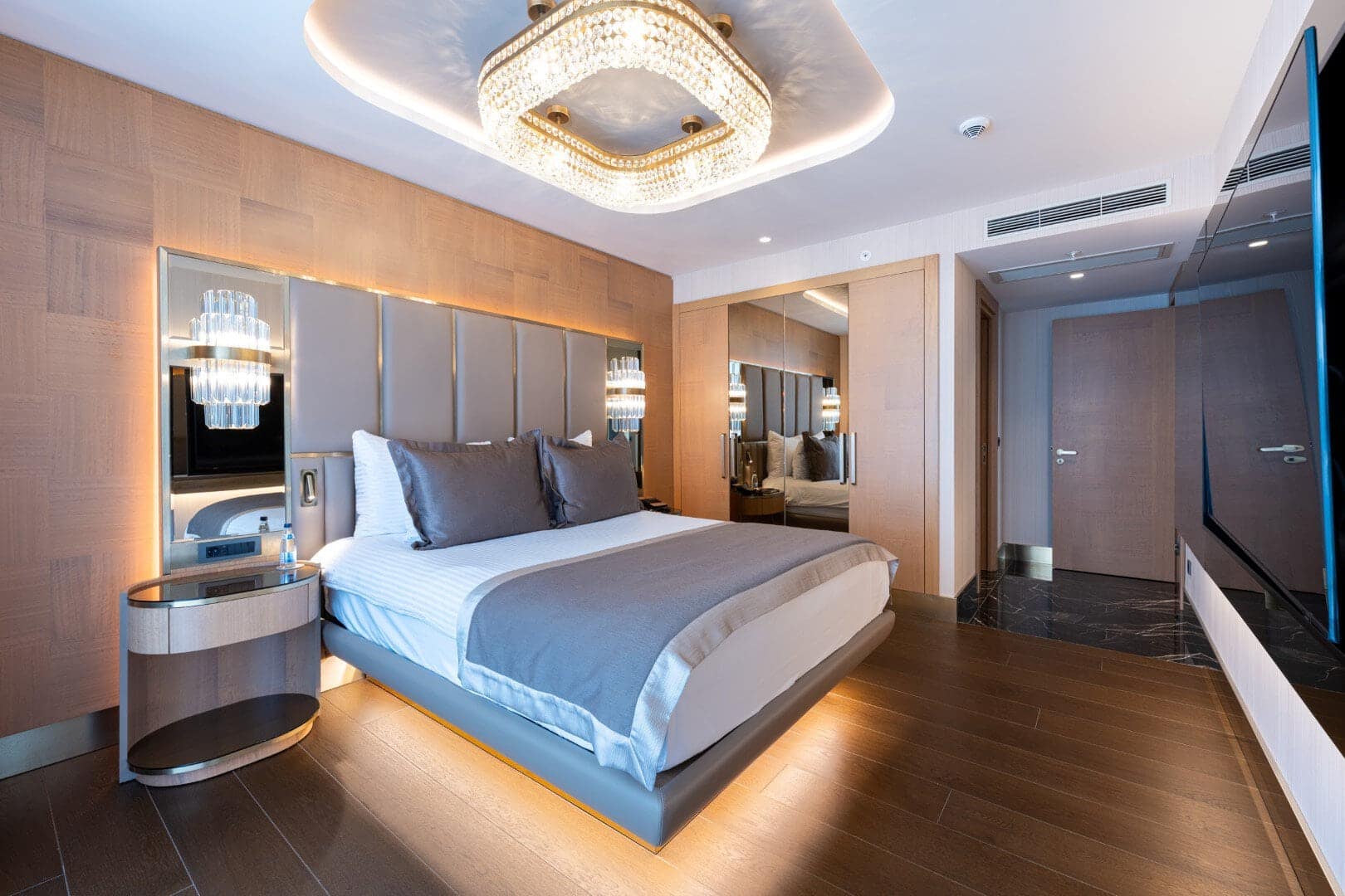 Exclusive Two-Bedroom Apartment at Merit Starlit Hotel, with open sea-view (13)