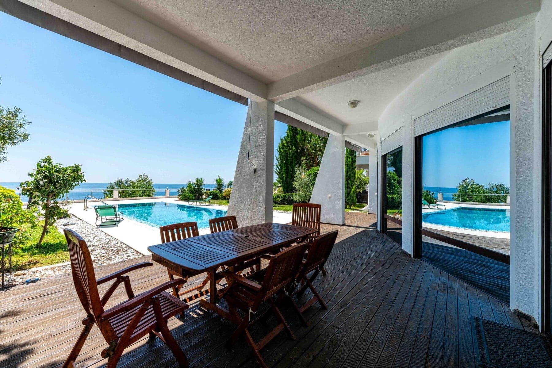 Waterfront Villa with private pool, Utjeha, Bar (13)
