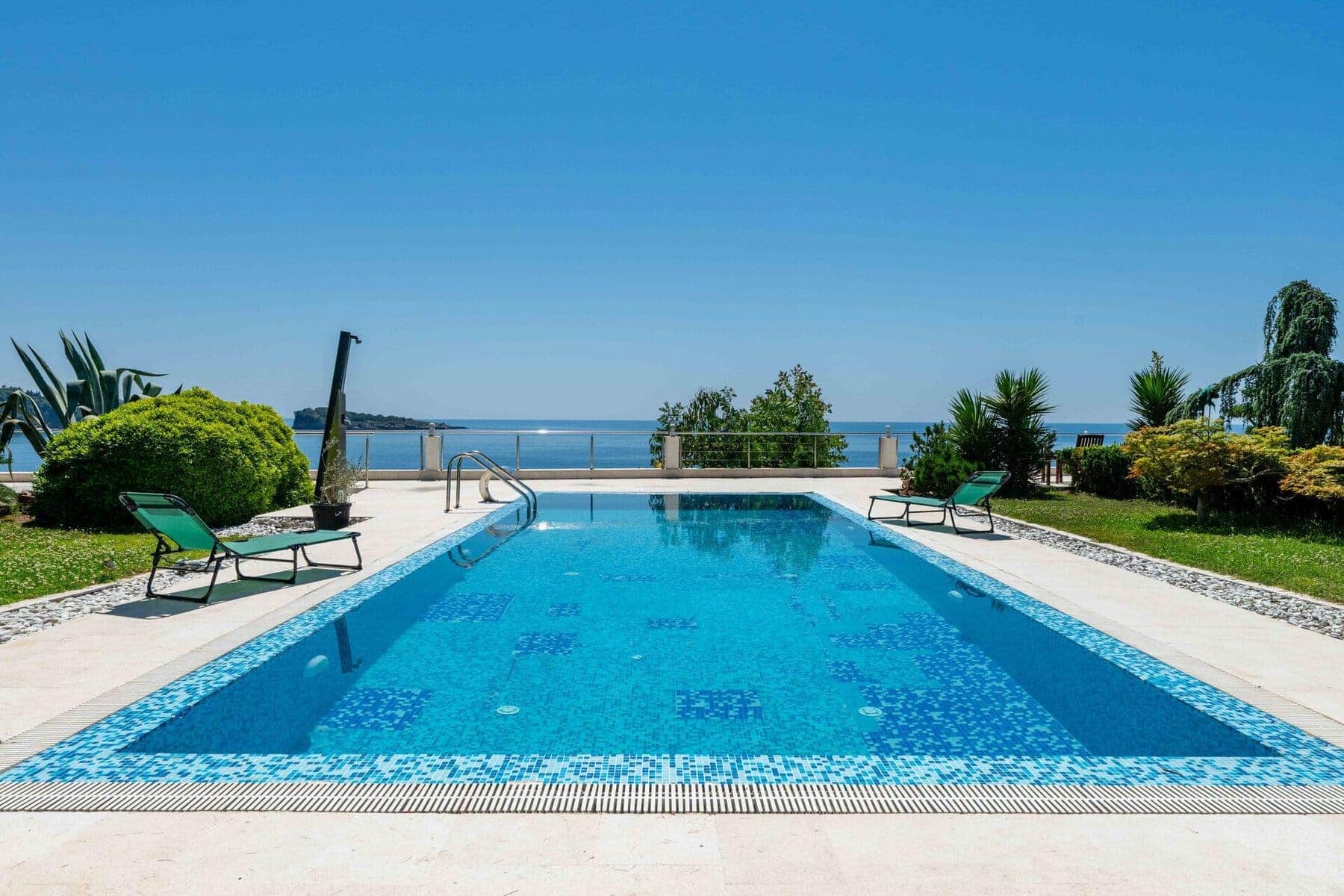 Waterfront Villa with private pool, Utjeha, Bar (14)